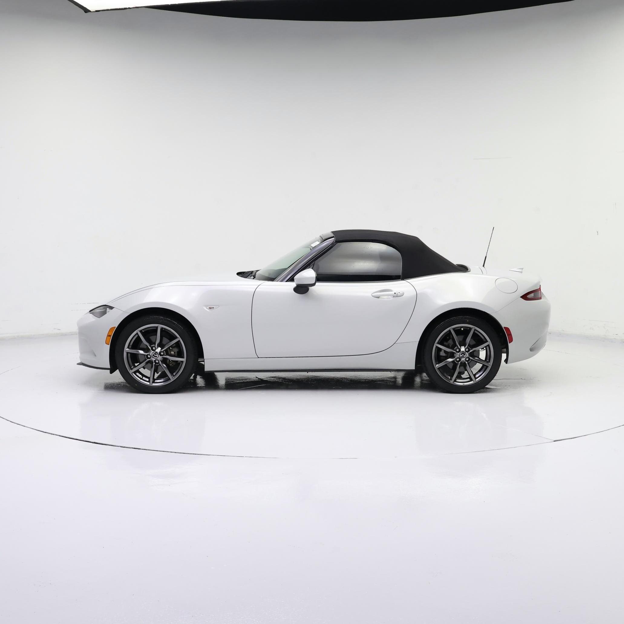 Thumbnail: 2016 Mazda MX-5 Miata - 3
