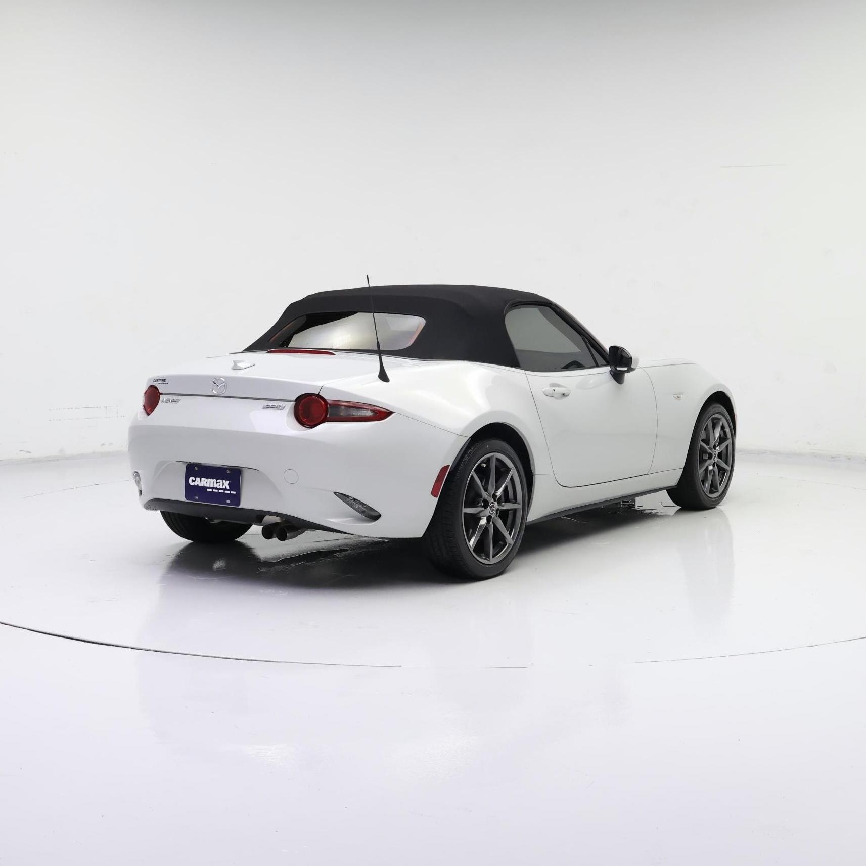 Thumbnail: 2016 Mazda MX-5 Miata - 8