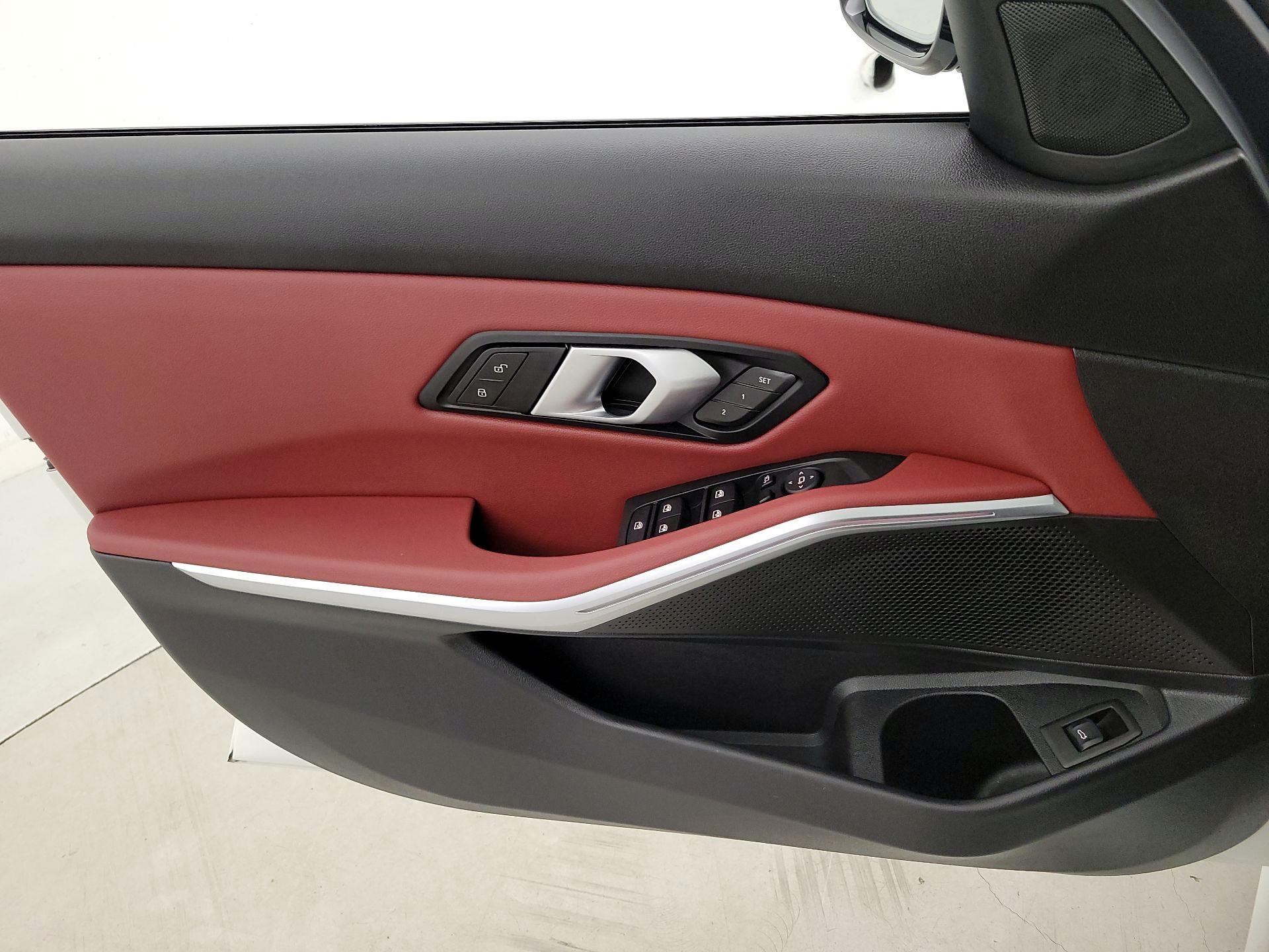 Thumbnail: 2025 BMW 3 Series - 12