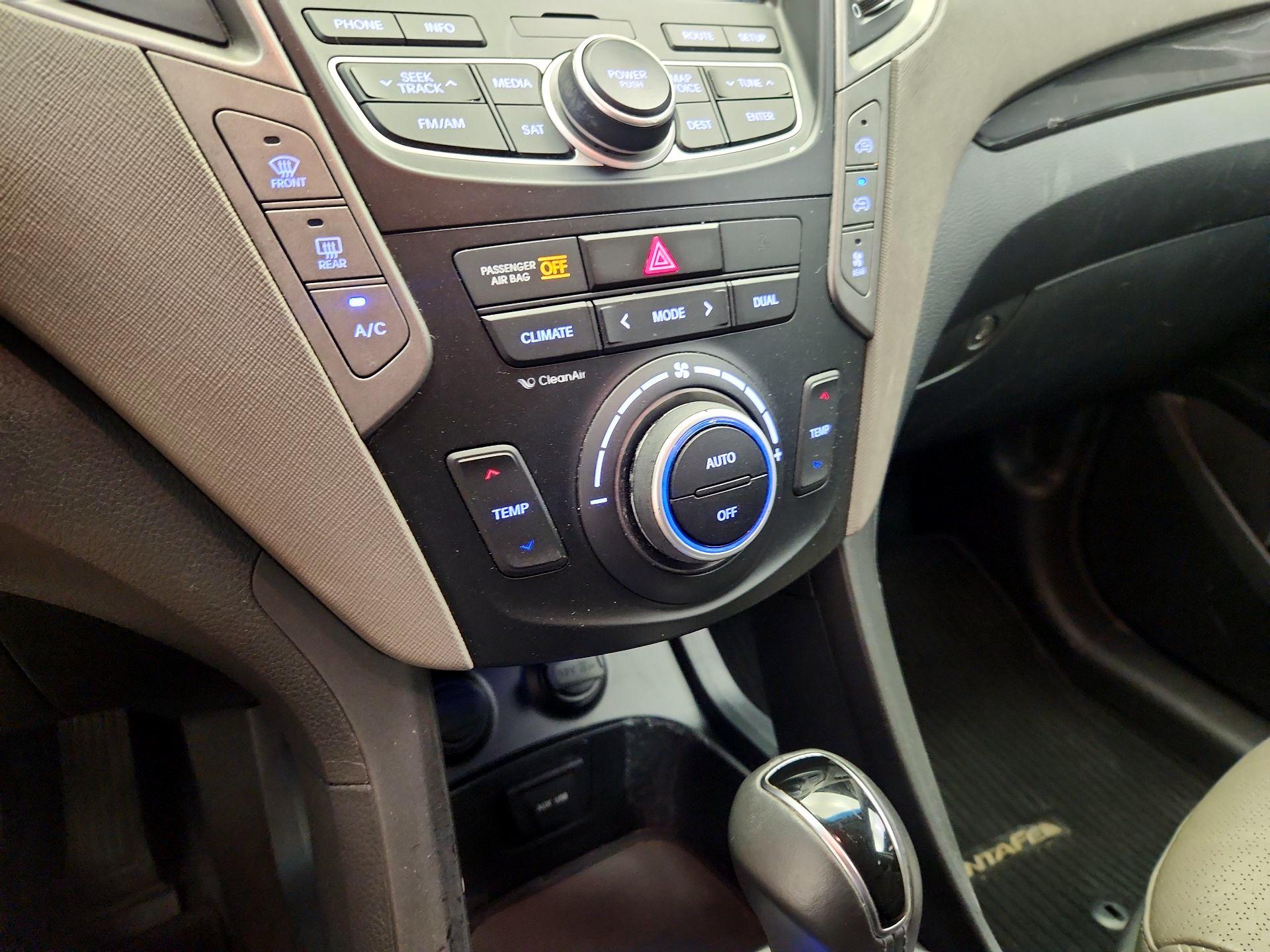 Thumbnail: 2014 Hyundai Santa Fe - 17
