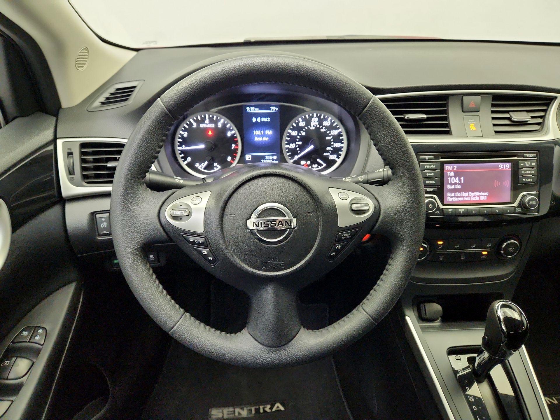 Thumbnail: 2017 Nissan Sentra - 10