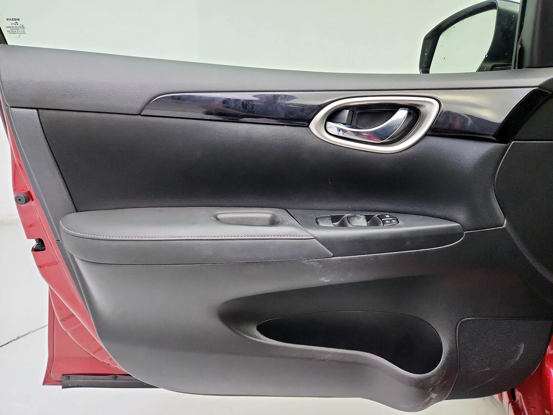 Thumbnail: 2017 Nissan Sentra - 12