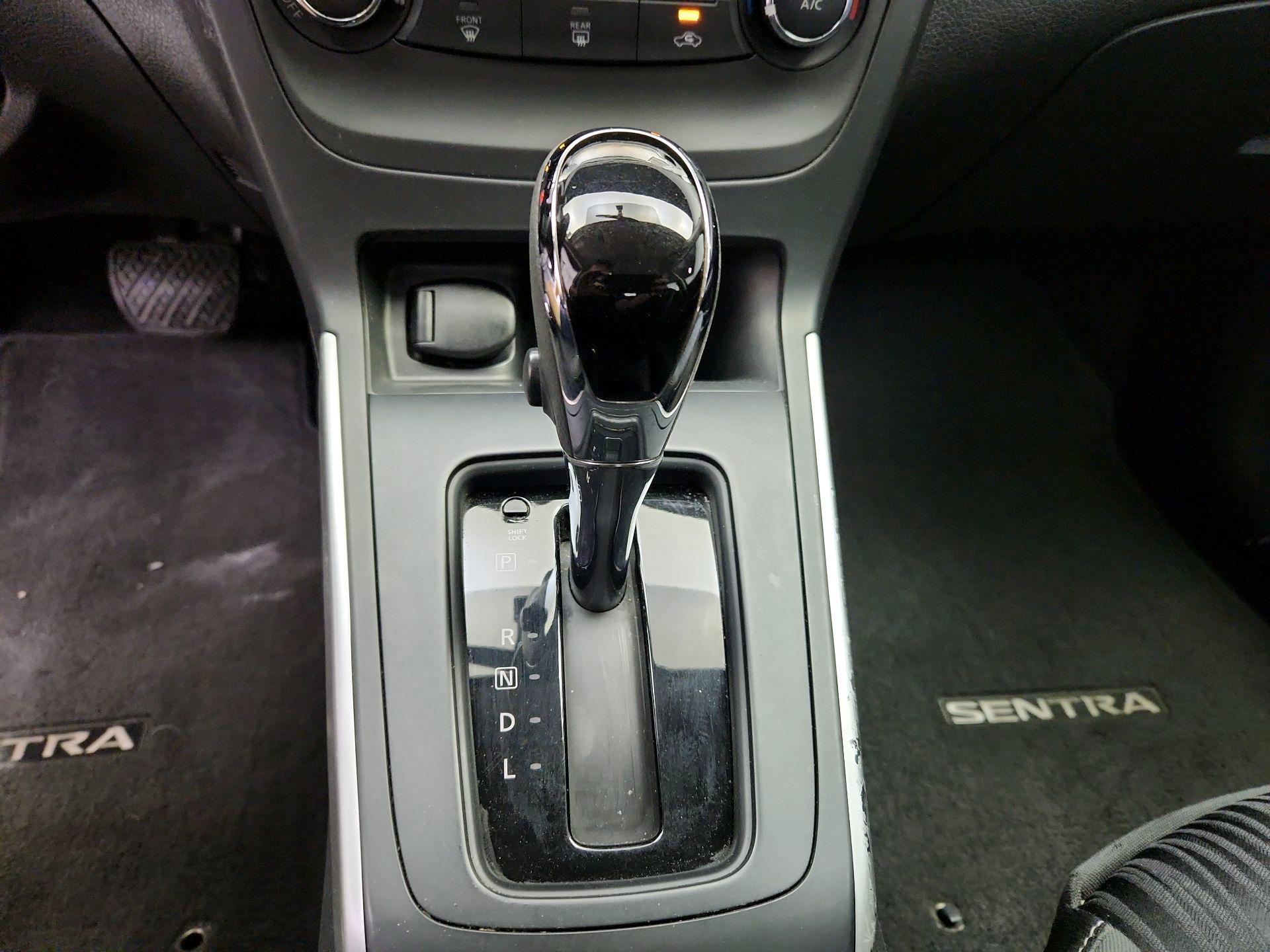 Thumbnail: 2017 Nissan Sentra - 17