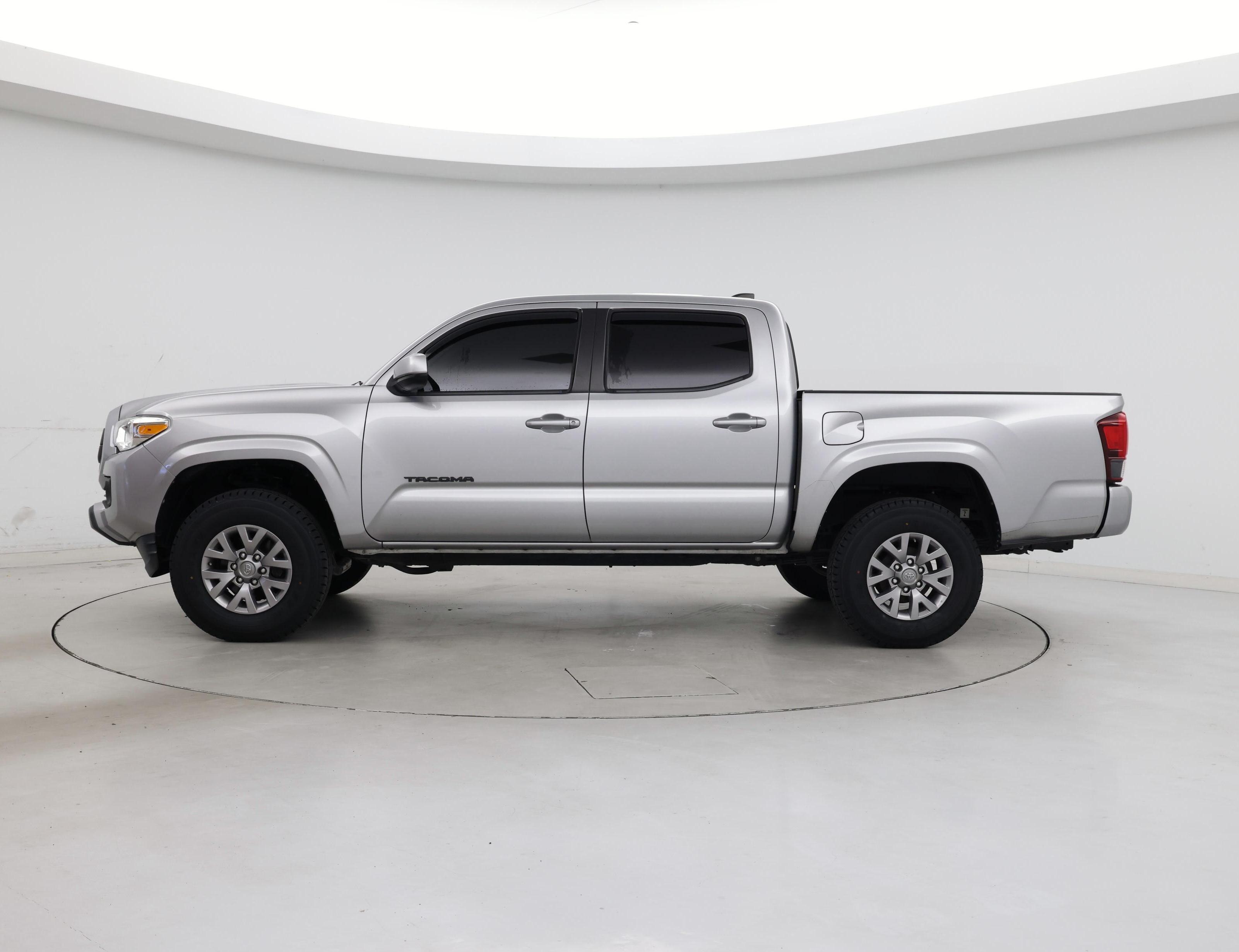 Thumbnail: 2021 Toyota Tacoma - 3