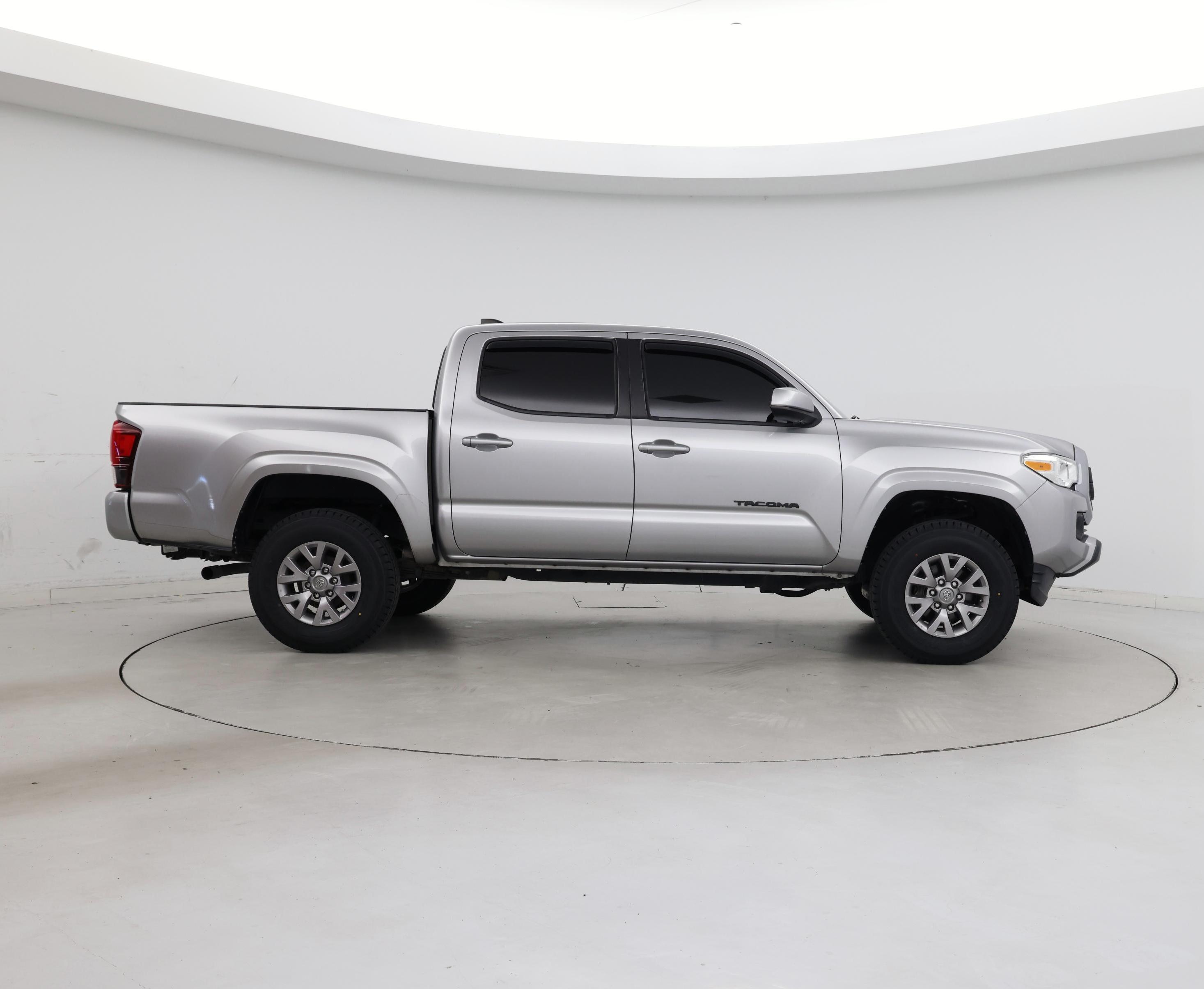 Thumbnail: 2021 Toyota Tacoma - 7
