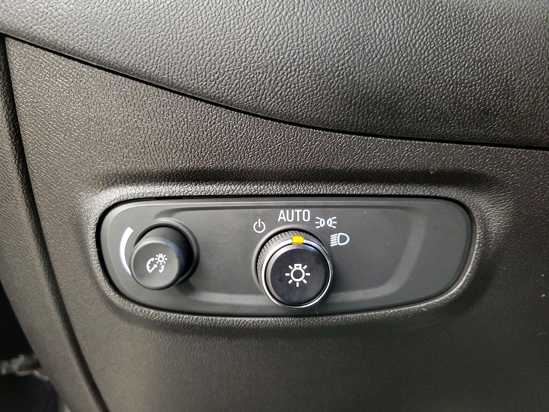 Thumbnail: 2020 Chevrolet Equinox - 13