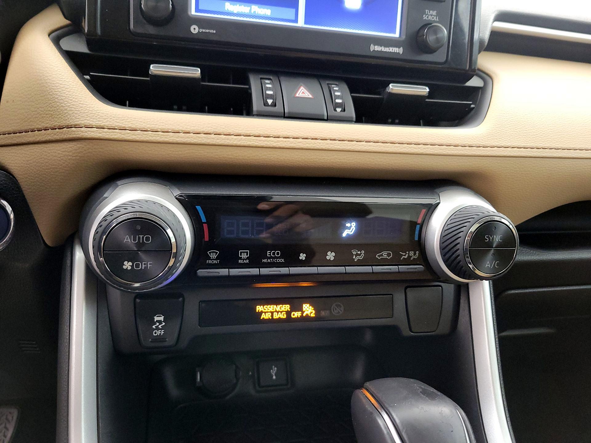 Thumbnail: 2021 Toyota RAV4 - 16