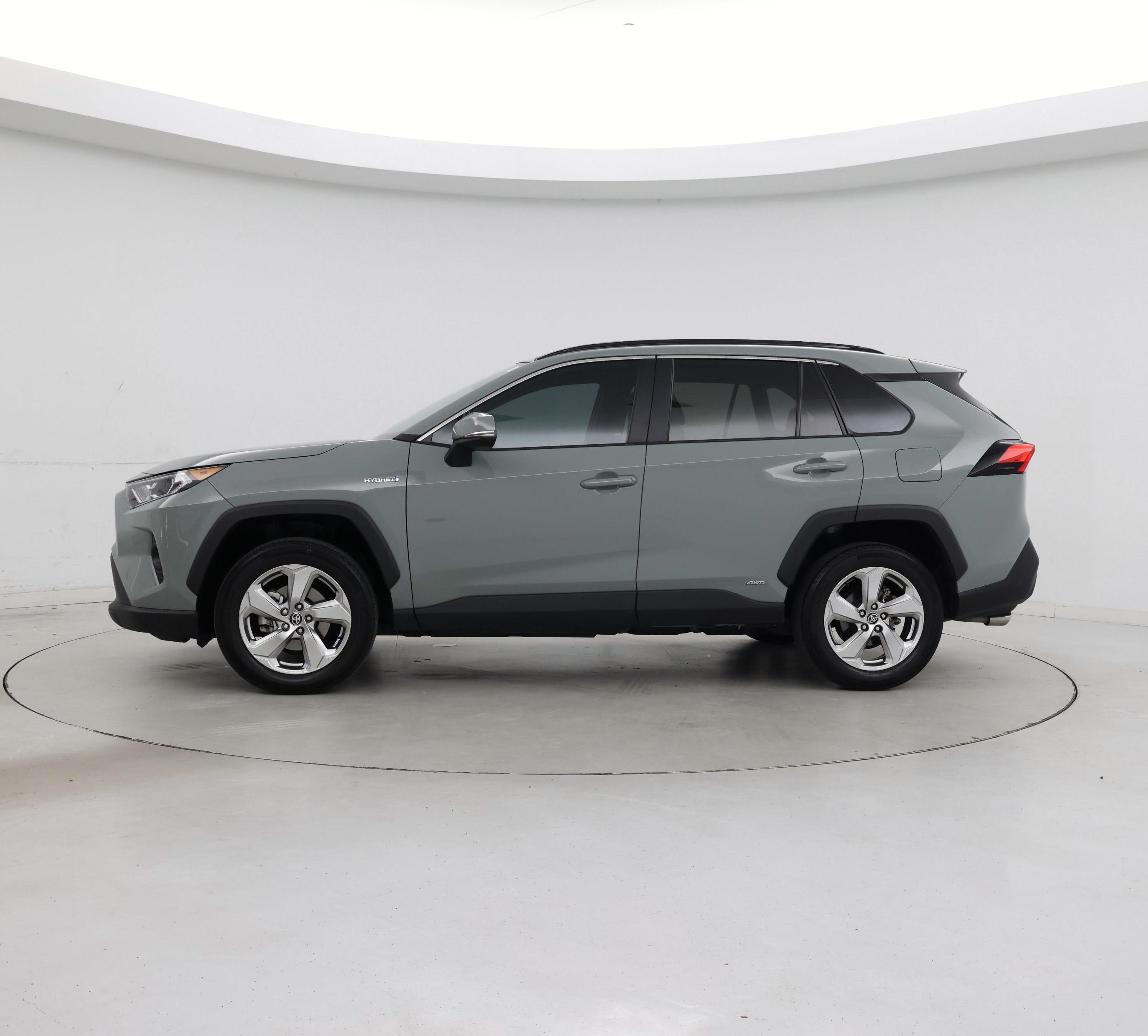Thumbnail: 2021 Toyota RAV4 - 3