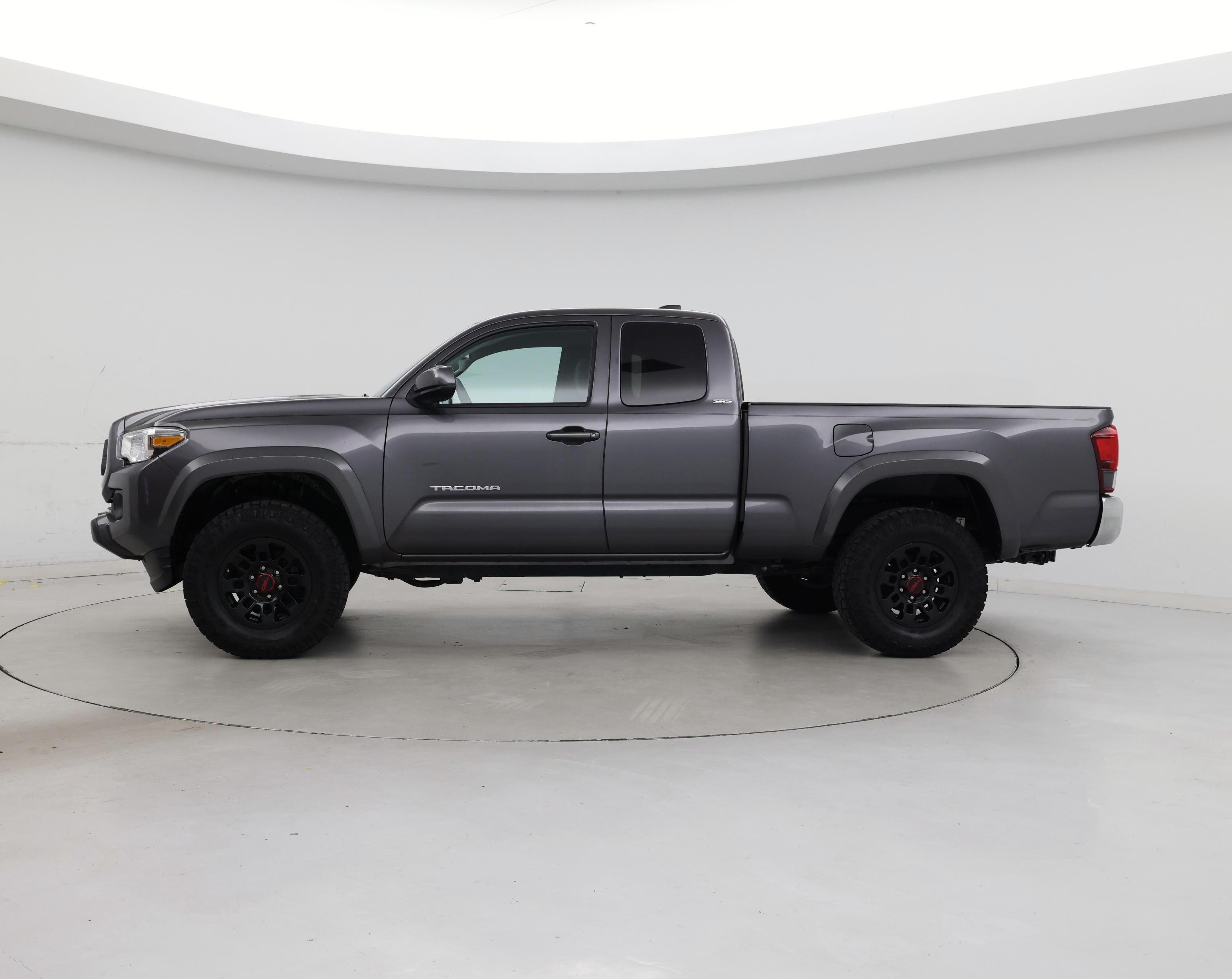 Thumbnail: 2022 Toyota Tacoma - 3