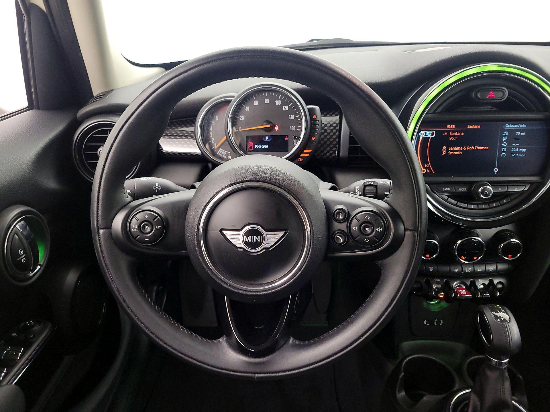 Thumbnail: 2016 MINI Cooper Hardtop - 10