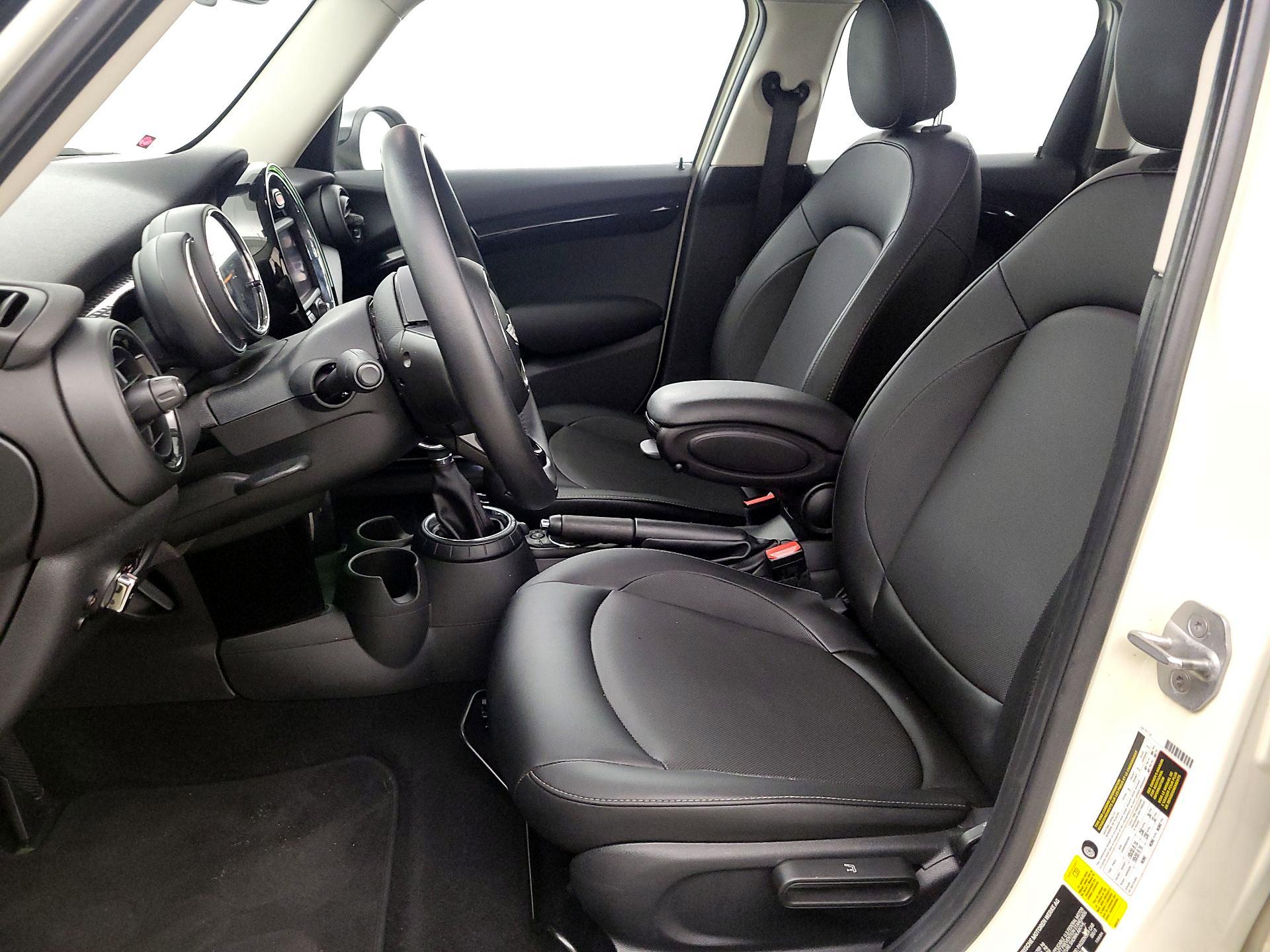 Thumbnail: 2016 MINI Cooper Hardtop - 11