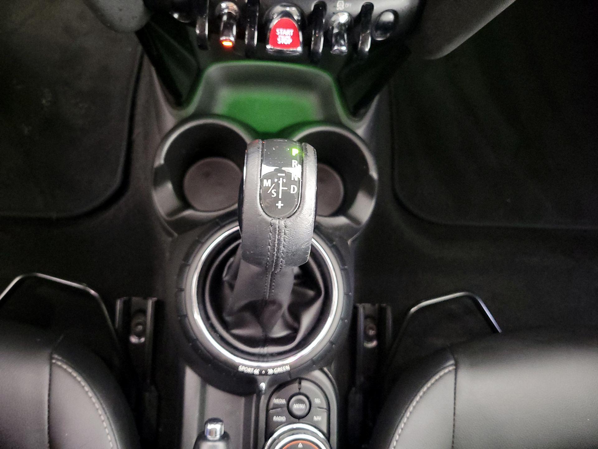 Thumbnail: 2016 MINI Cooper Hardtop - 16