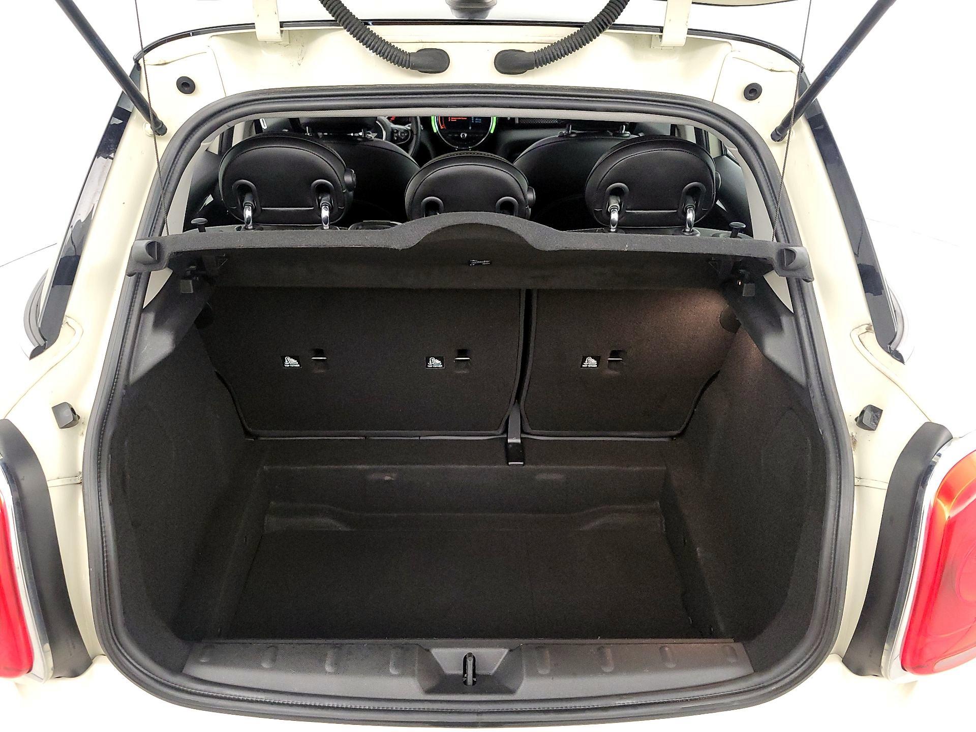 Thumbnail: 2016 MINI Cooper Hardtop - 19