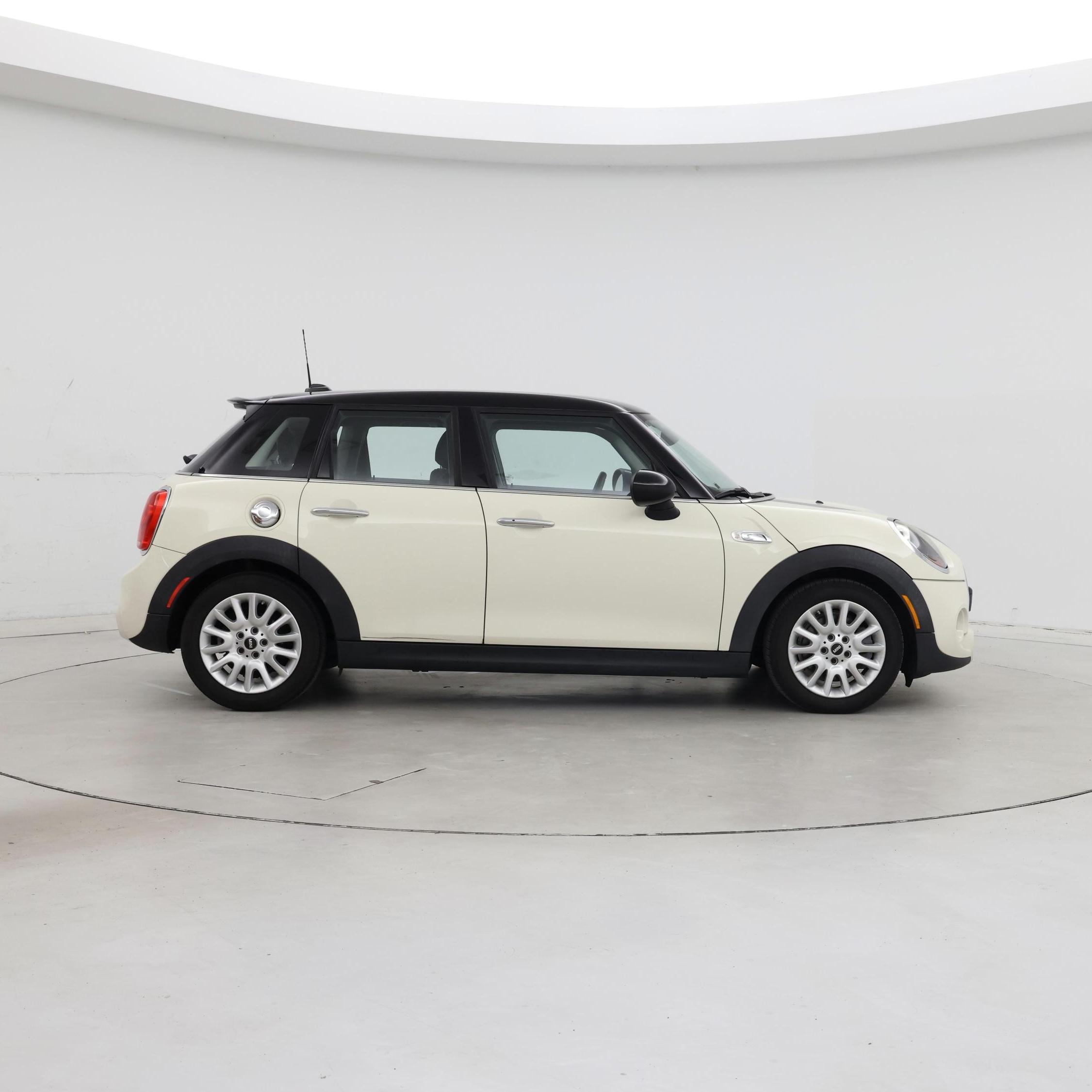 Thumbnail: 2016 MINI Cooper Hardtop - 7