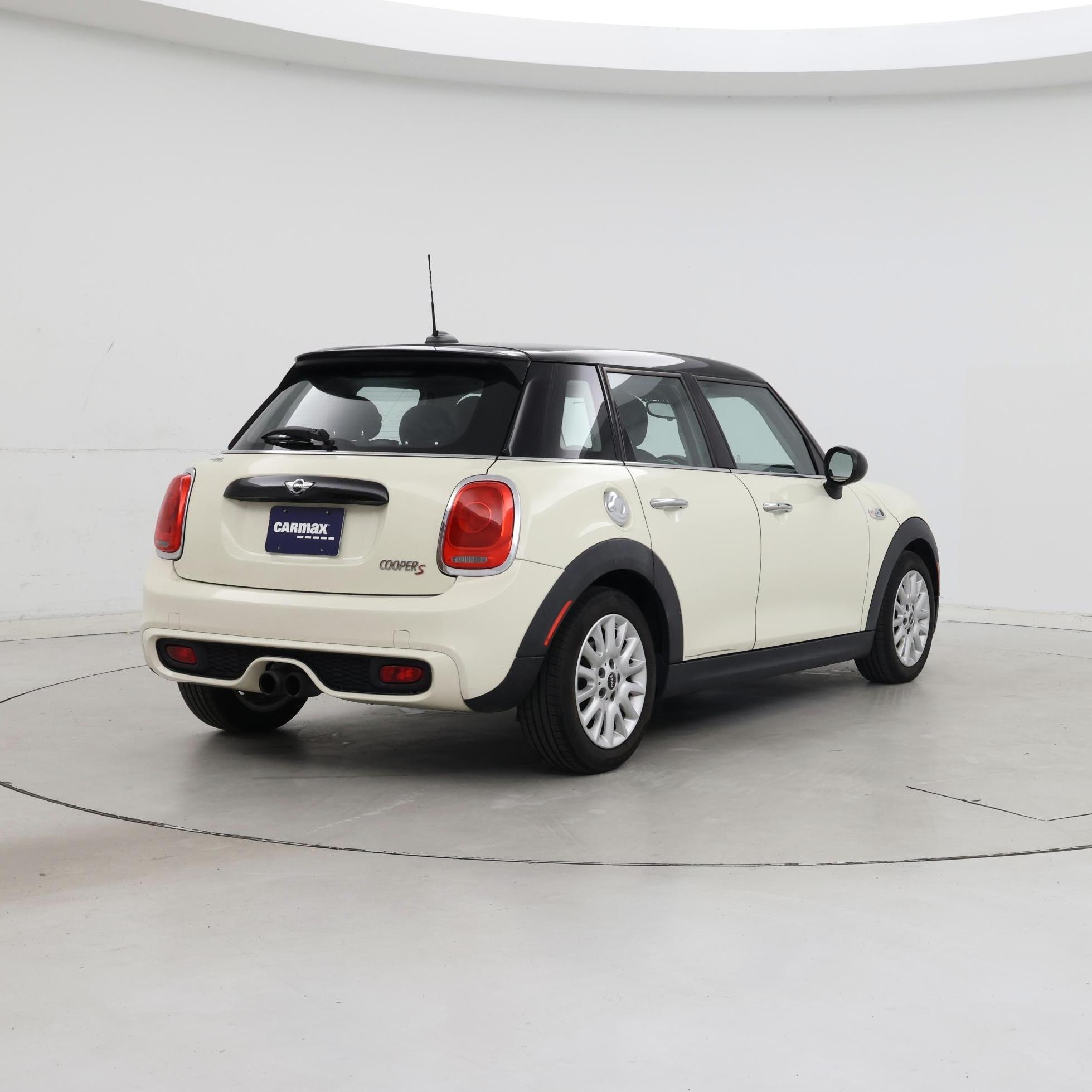 Thumbnail: 2016 MINI Cooper Hardtop - 8