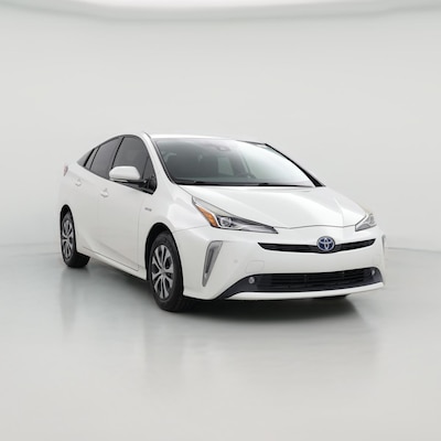 White 2019 Toyota Prius XLE