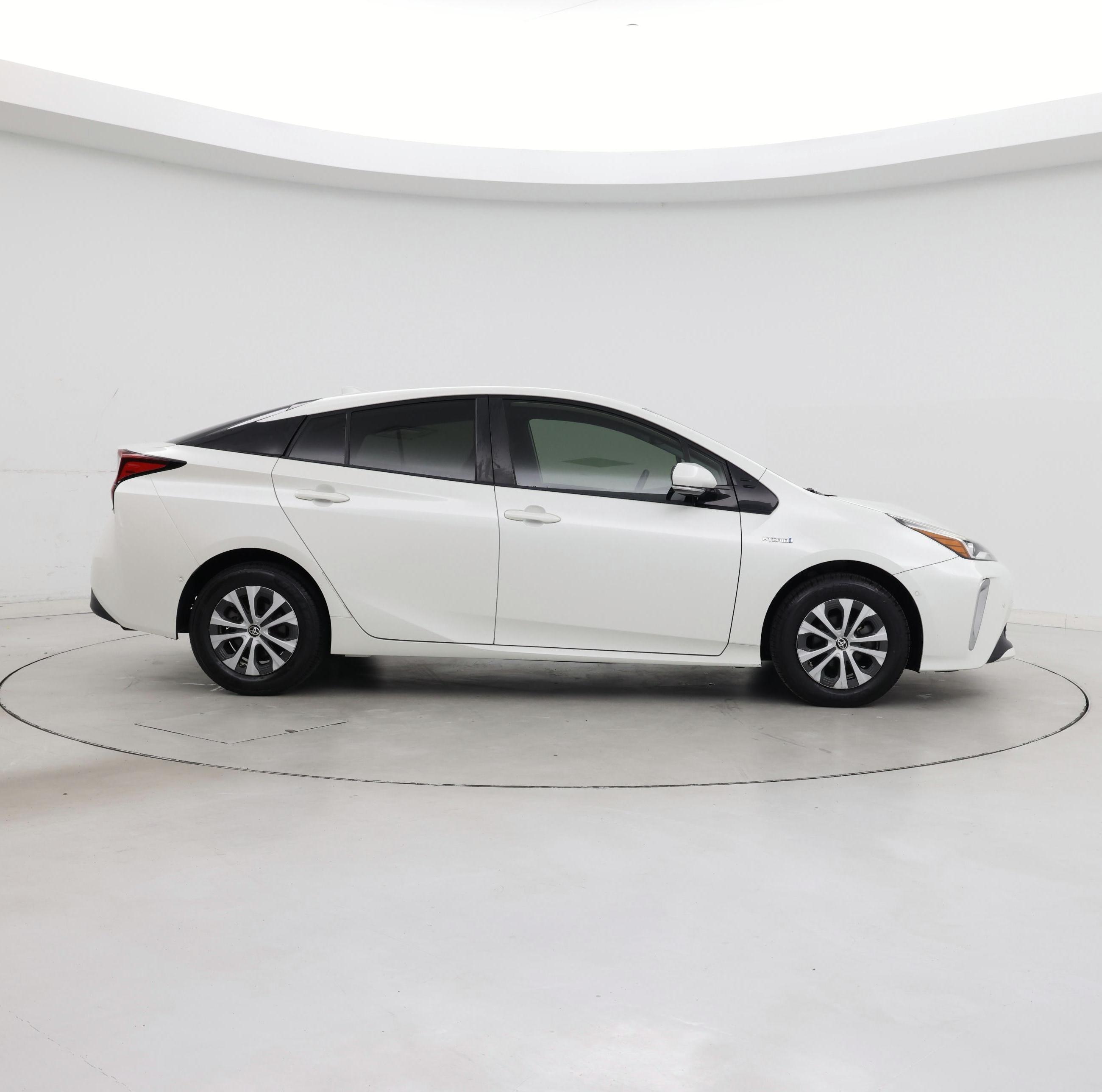 Thumbnail: 2019 Toyota Prius - 7
