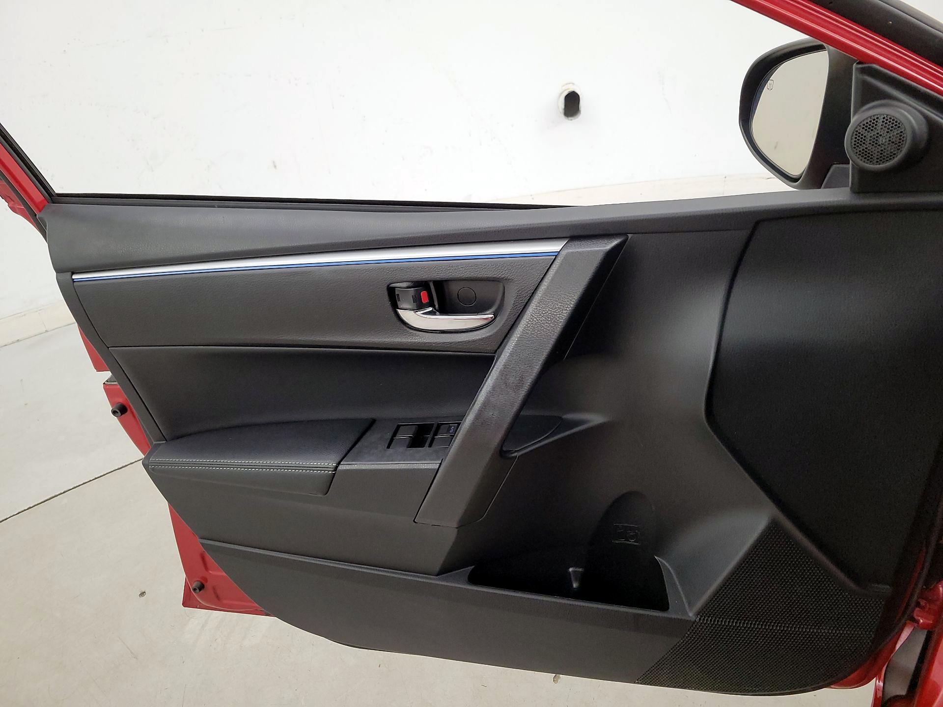 Thumbnail: 2016 Toyota Corolla - 12