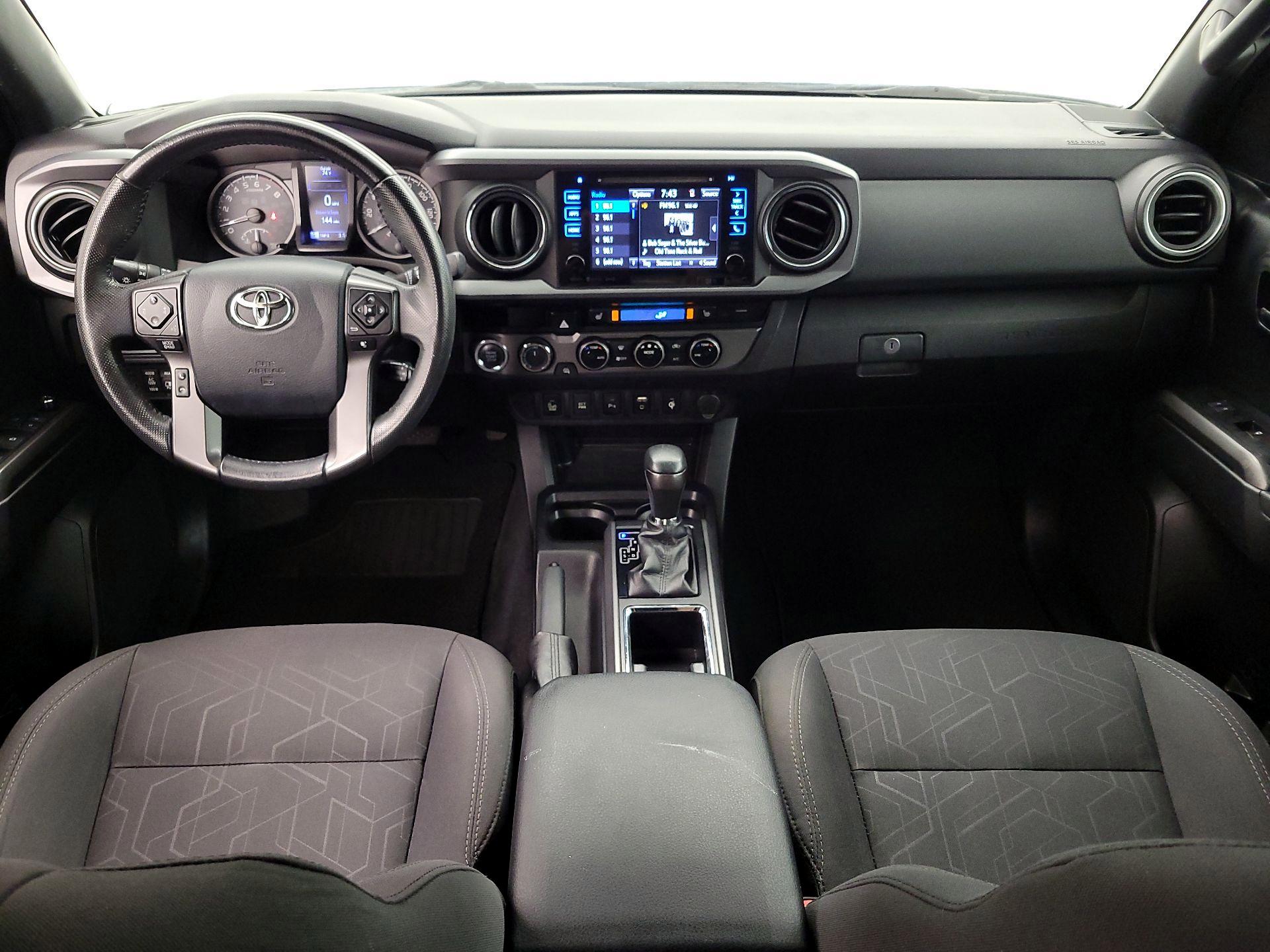 Thumbnail: 2017 Toyota Tacoma - 9