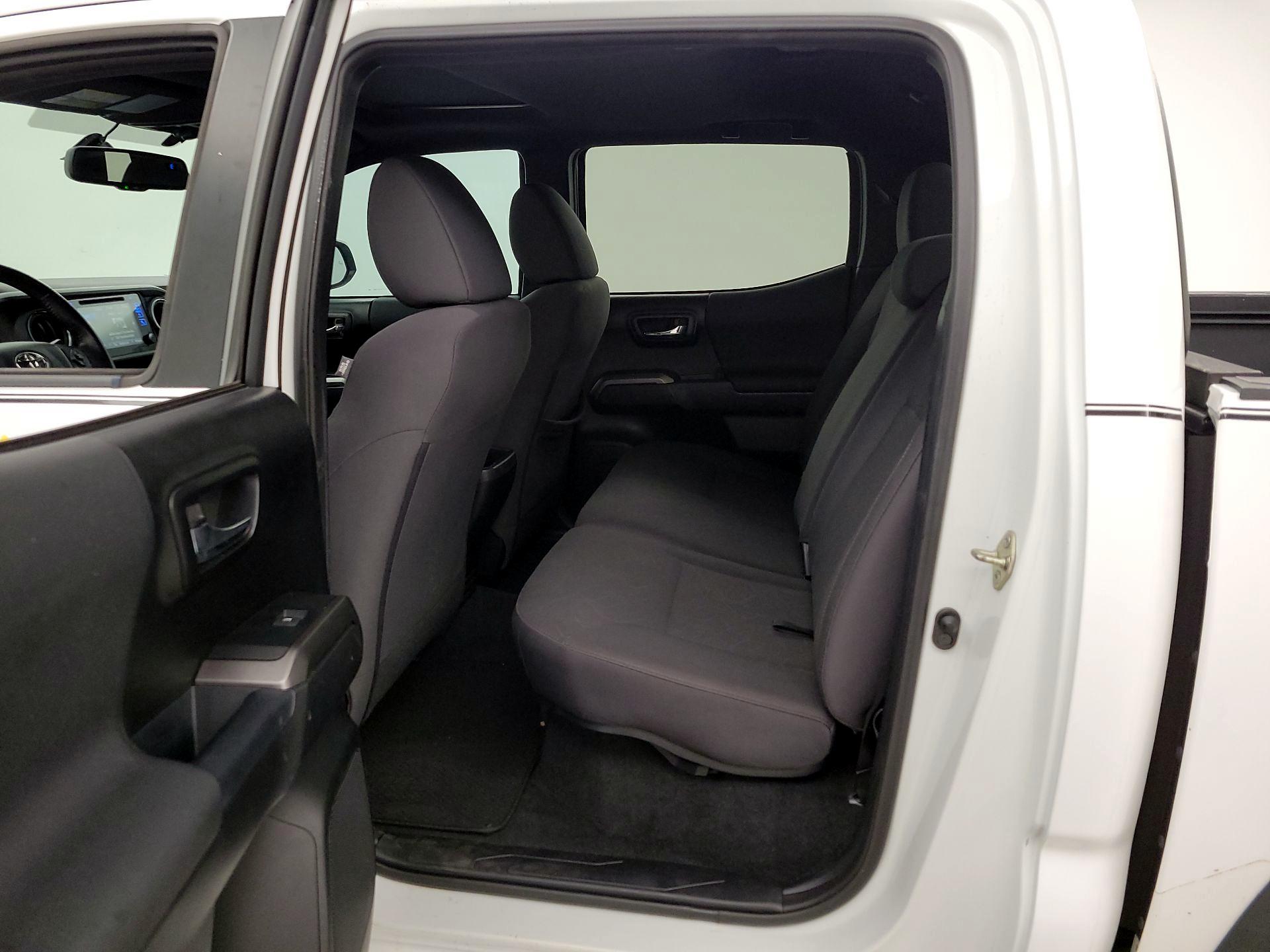 Thumbnail: 2017 Toyota Tacoma - 20