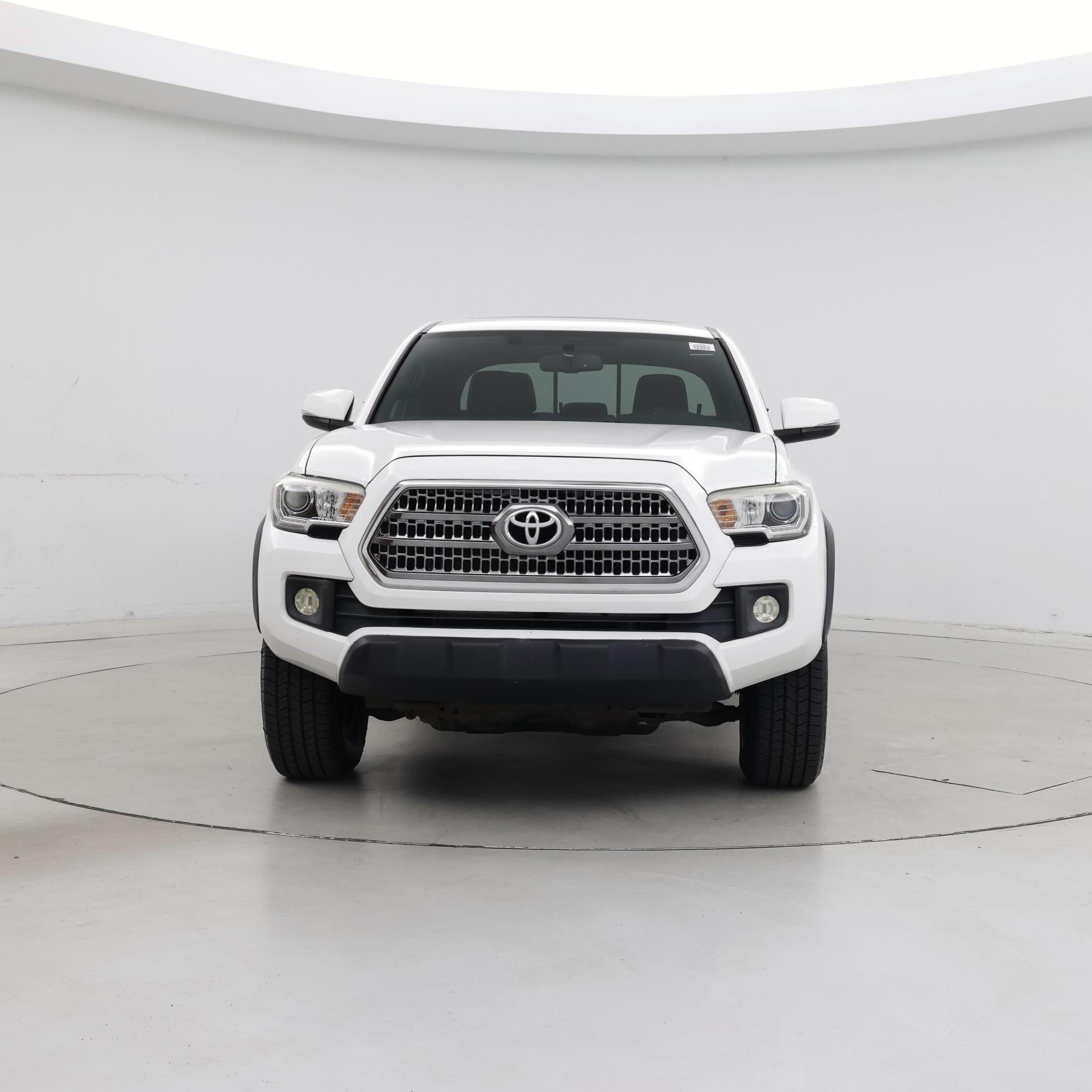 Thumbnail: 2017 Toyota Tacoma - 5