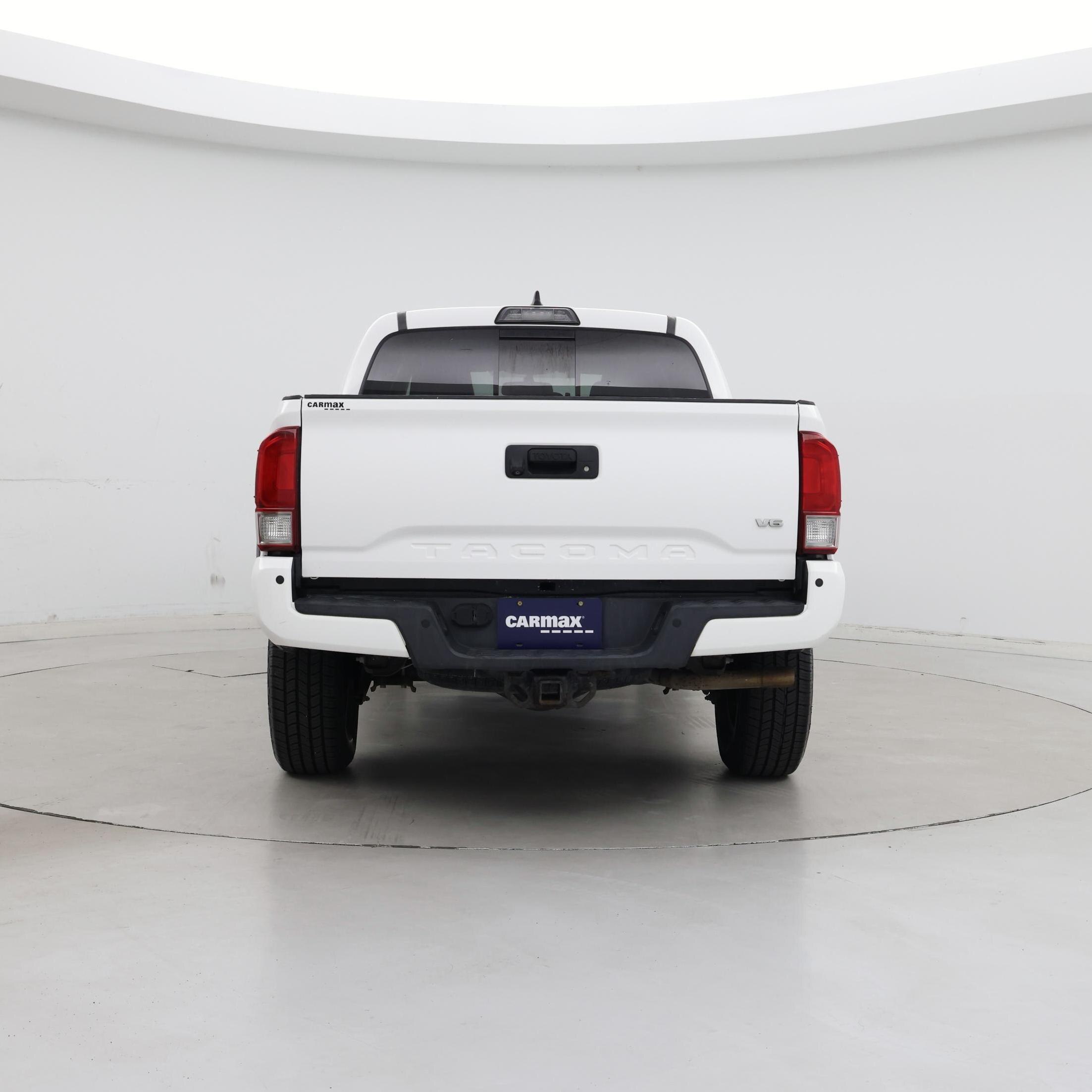 Thumbnail: 2017 Toyota Tacoma - 6
