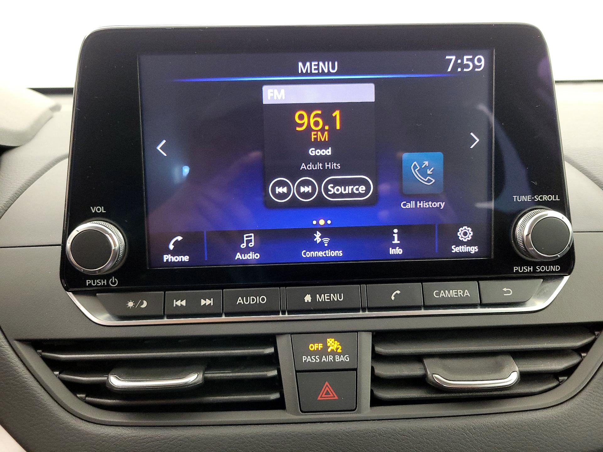 Thumbnail: 2019 Nissan Altima - 15