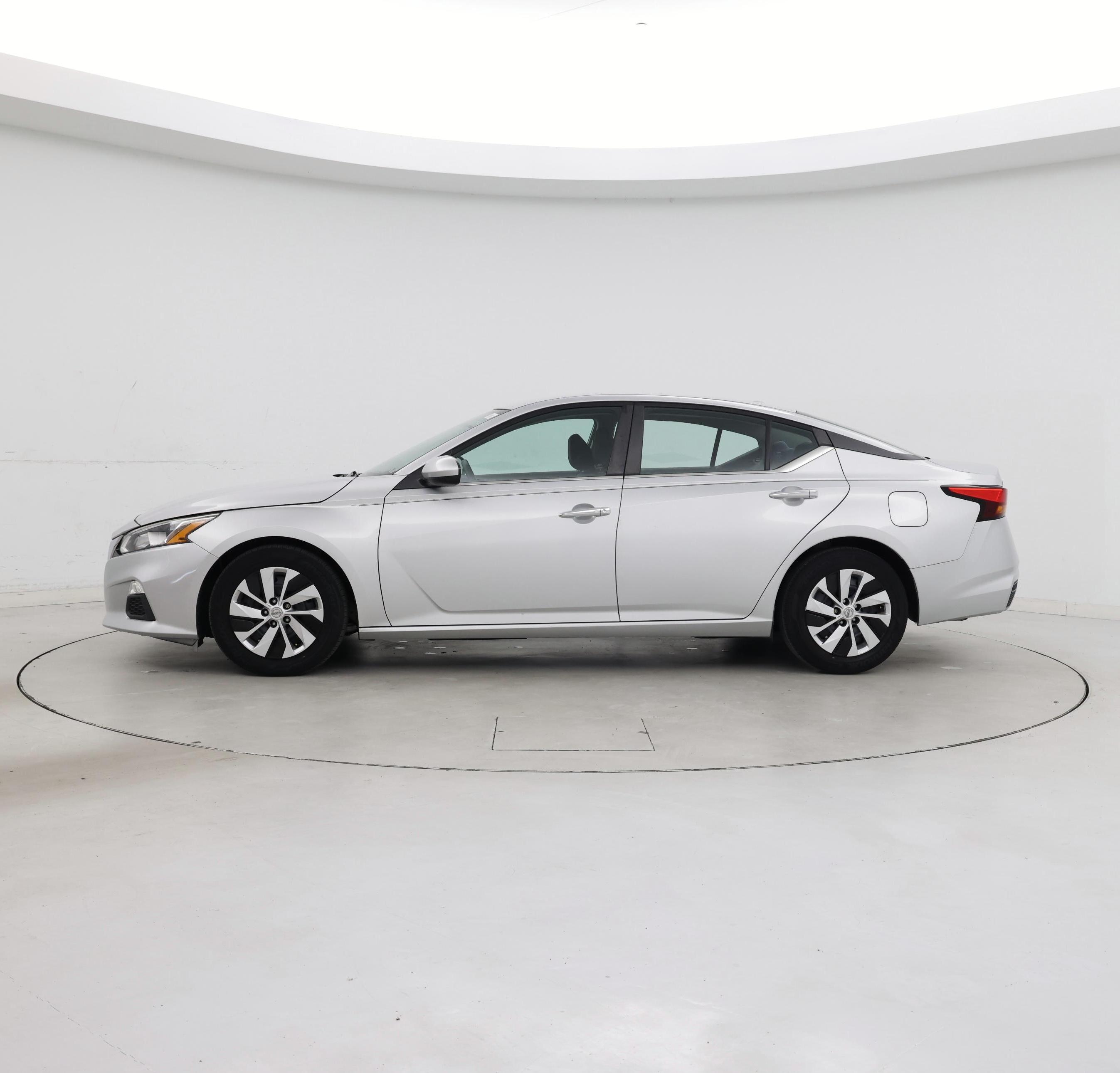Thumbnail: 2019 Nissan Altima - 3