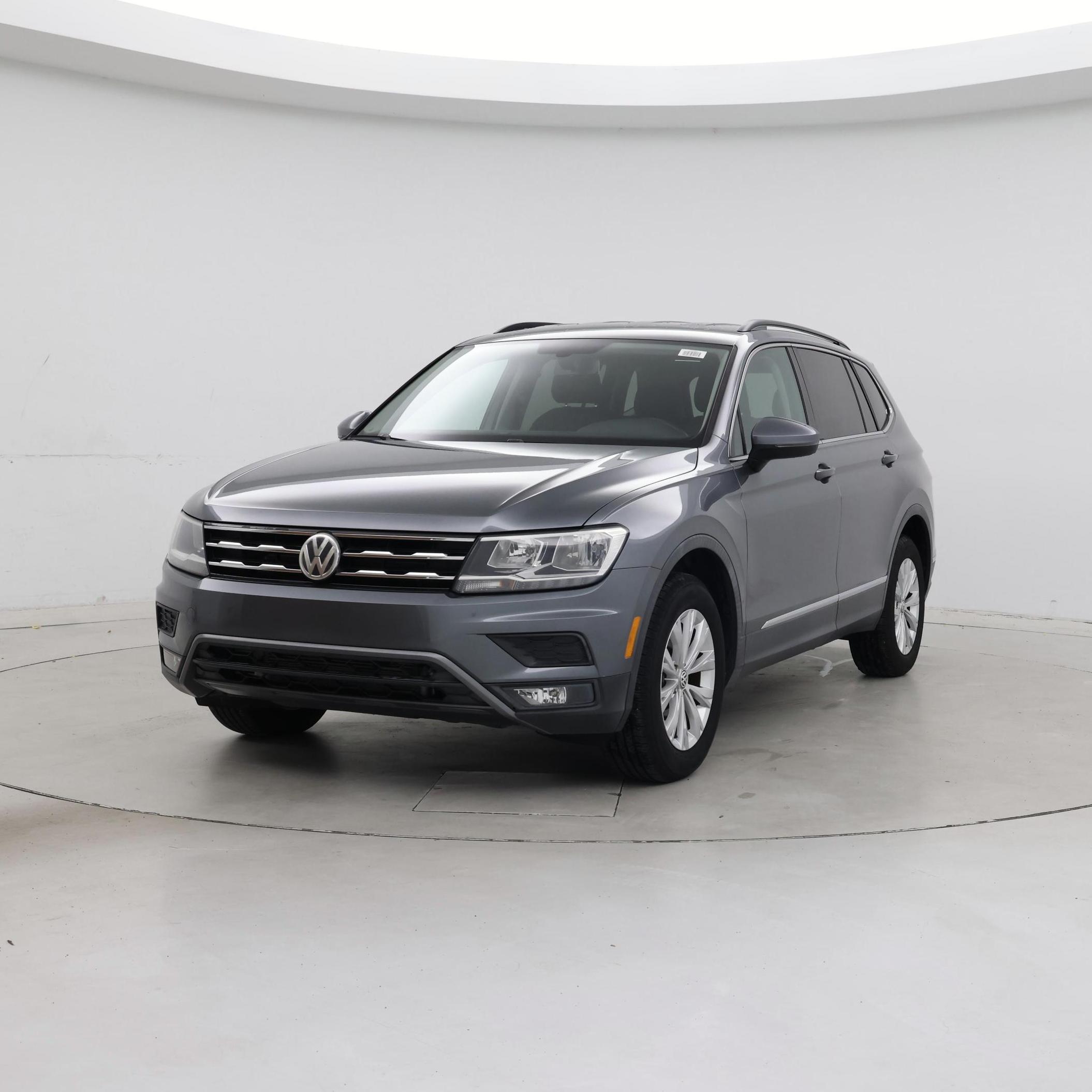 Thumbnail: 2018 Volkswagen Tiguan - 4