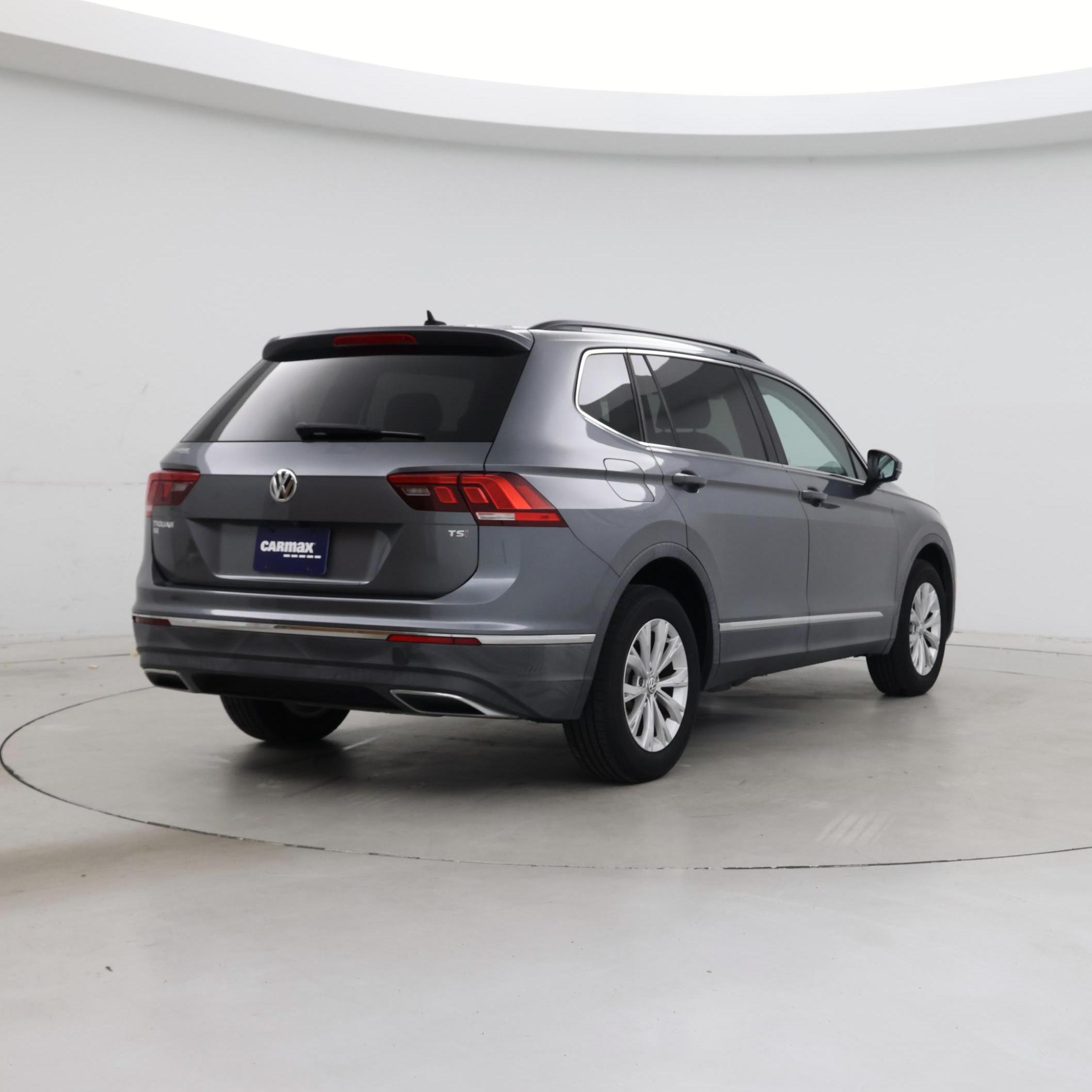 Thumbnail: 2018 Volkswagen Tiguan - 8