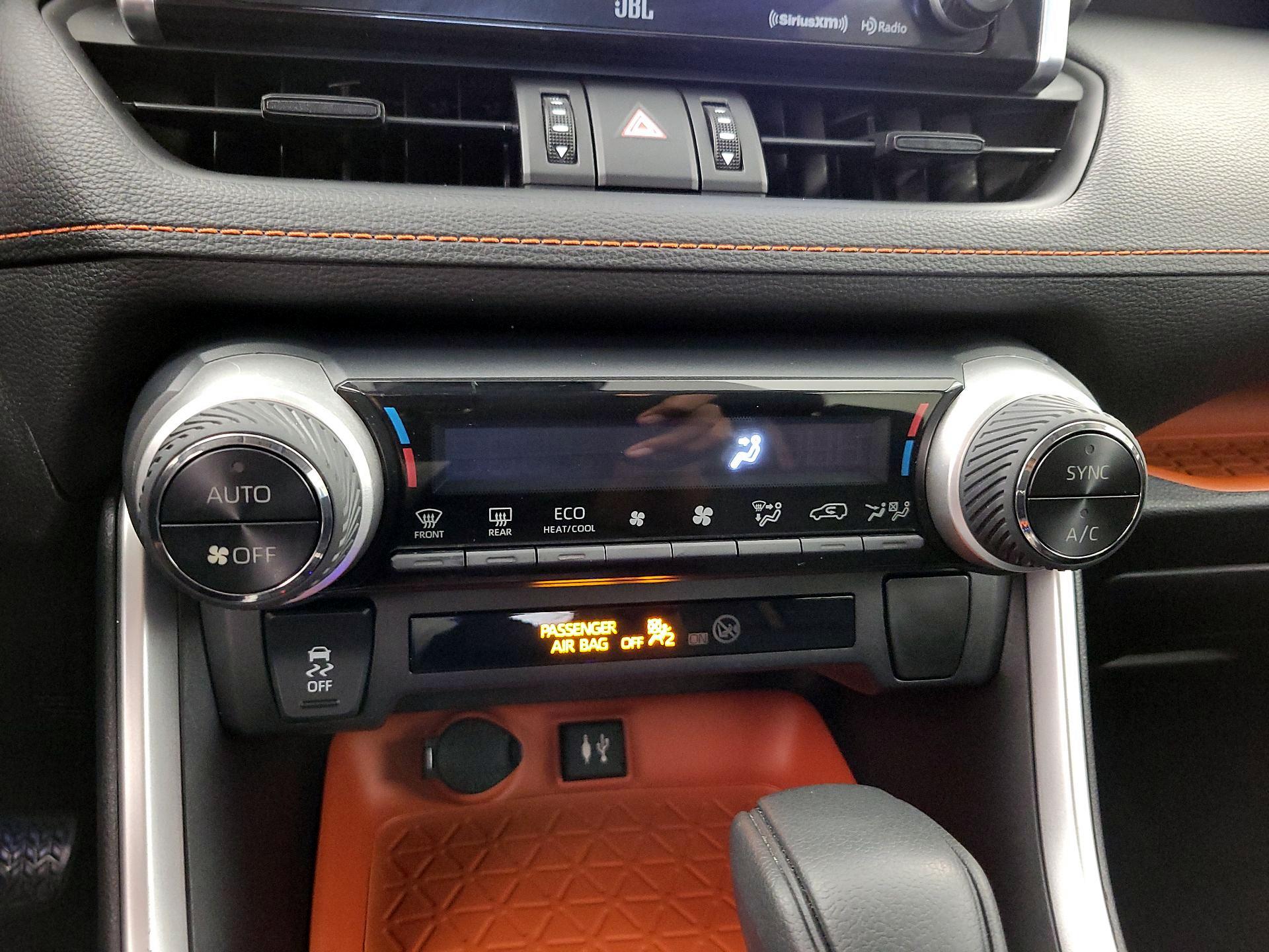 Thumbnail: 2019 Toyota RAV4 - 17
