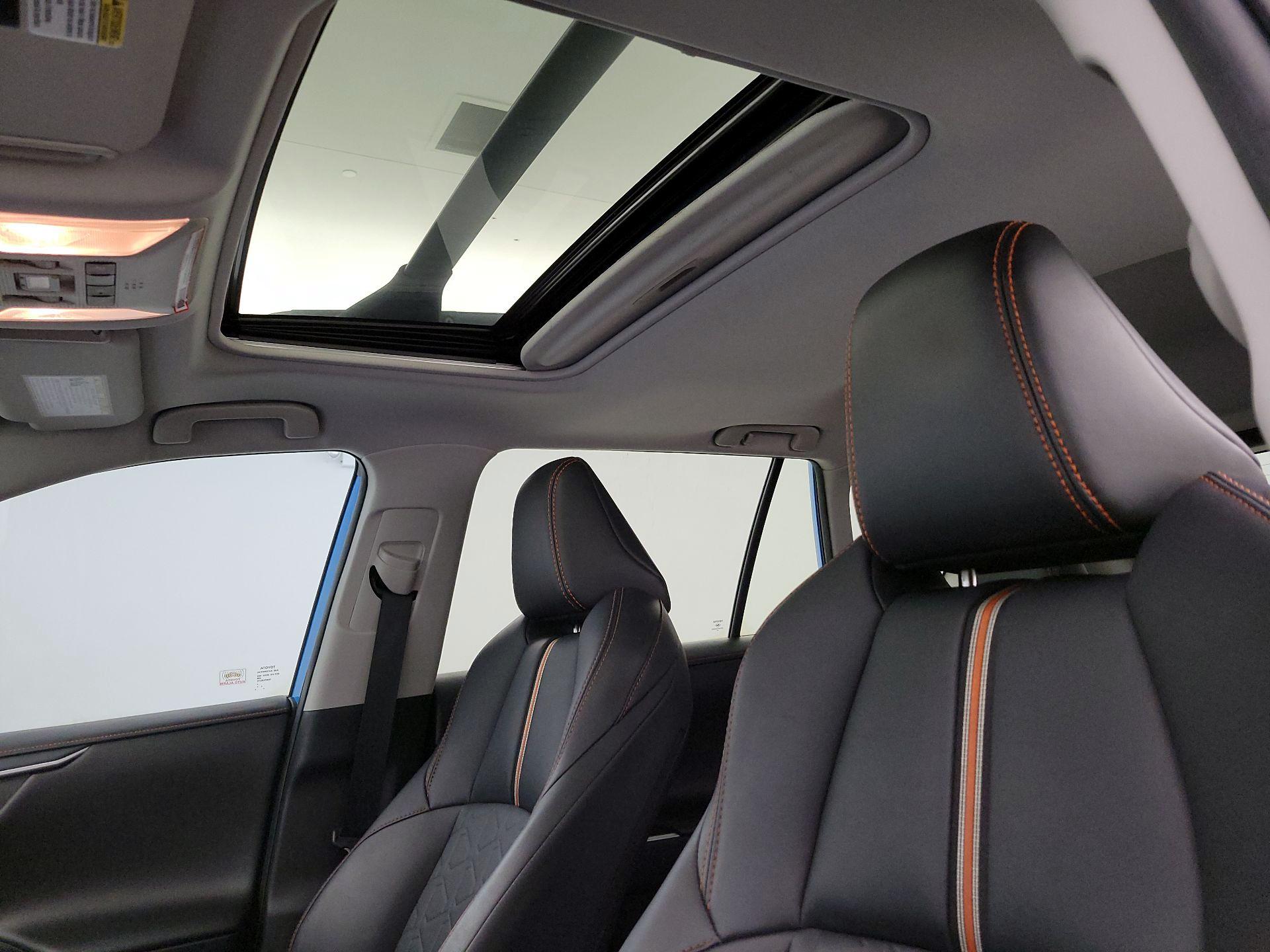 Thumbnail: 2019 Toyota RAV4 - 20