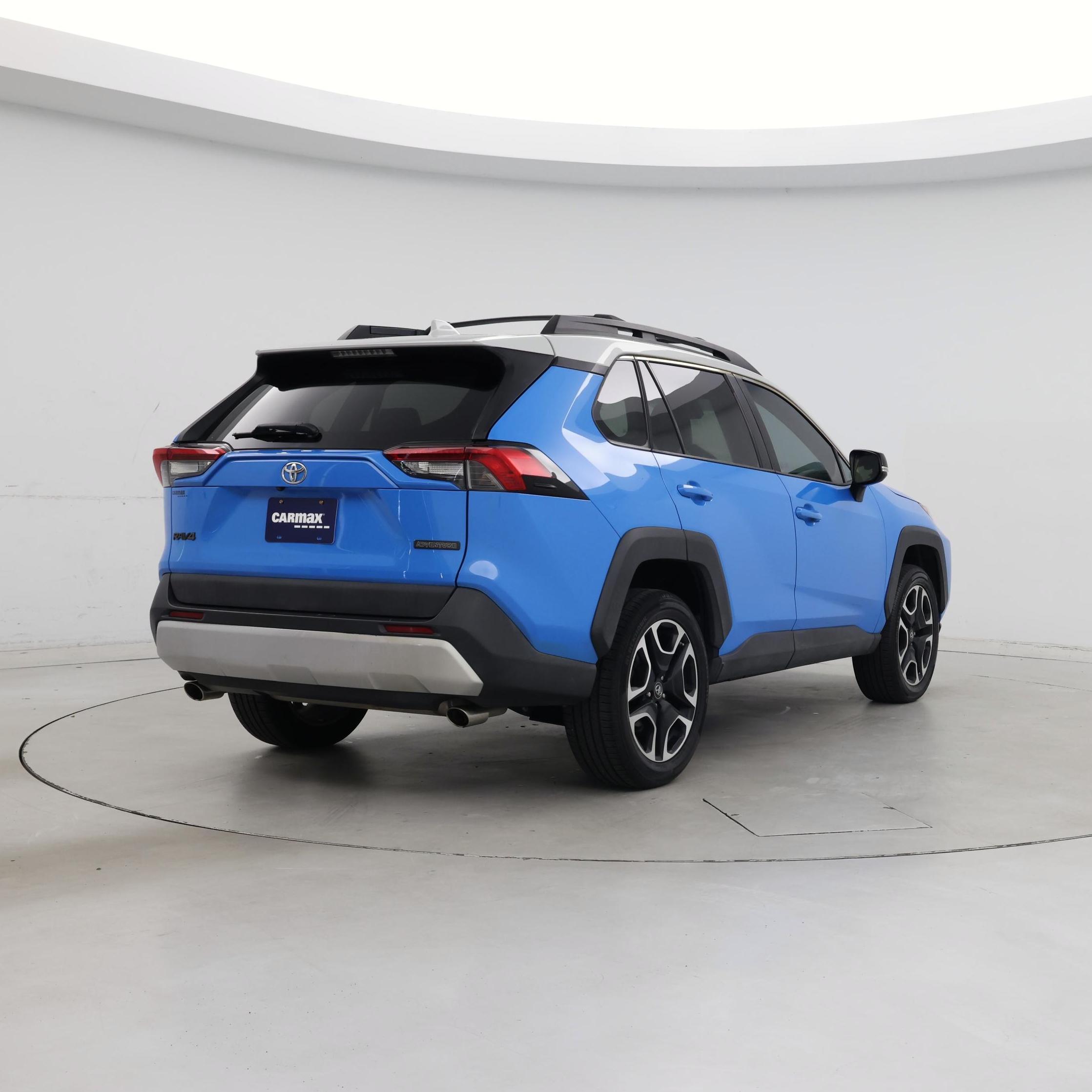 Thumbnail: 2019 Toyota RAV4 - 8