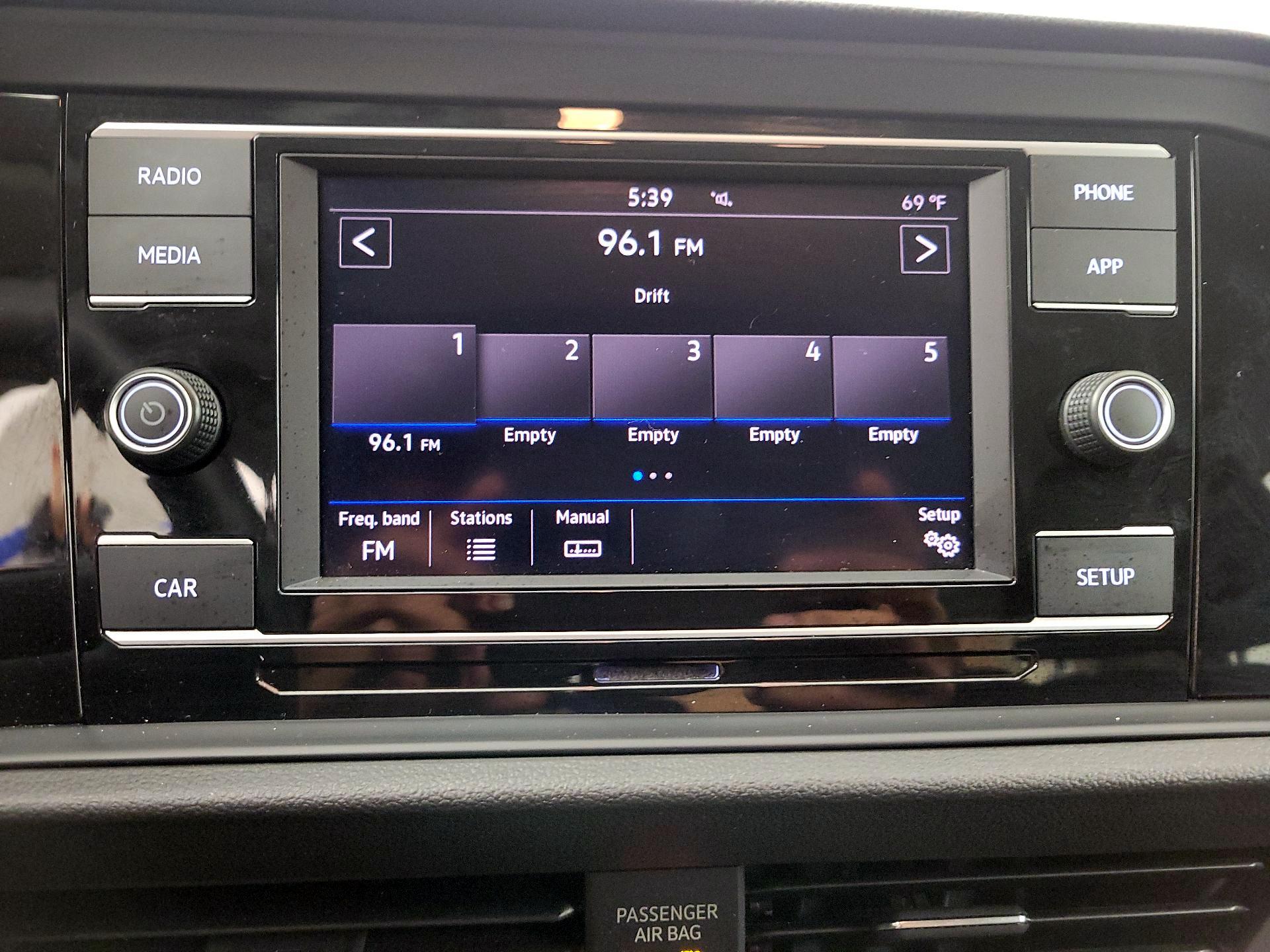 Thumbnail: 2019 Volkswagen Jetta - 15