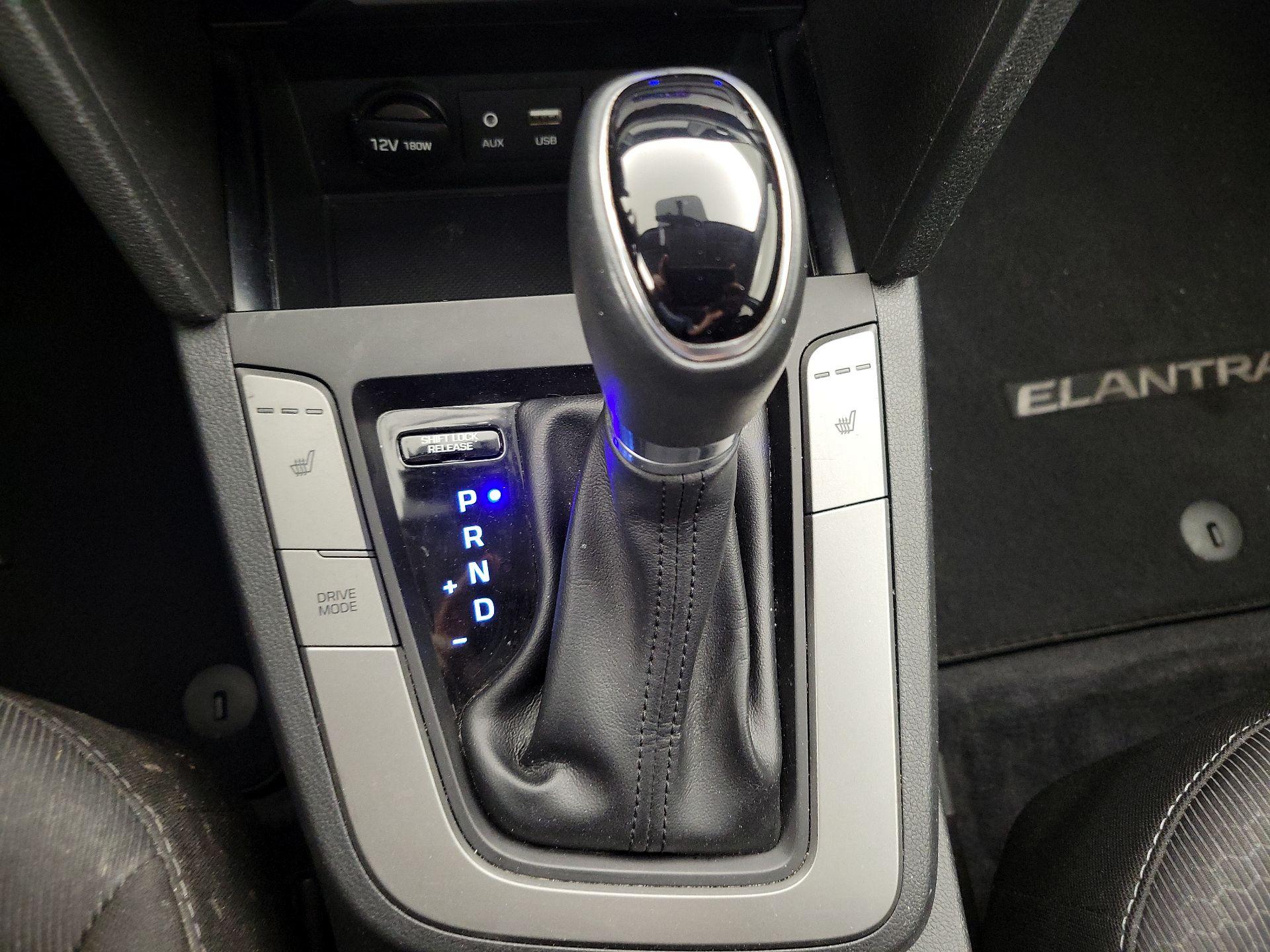 Thumbnail: 2018 Hyundai Elantra - 17