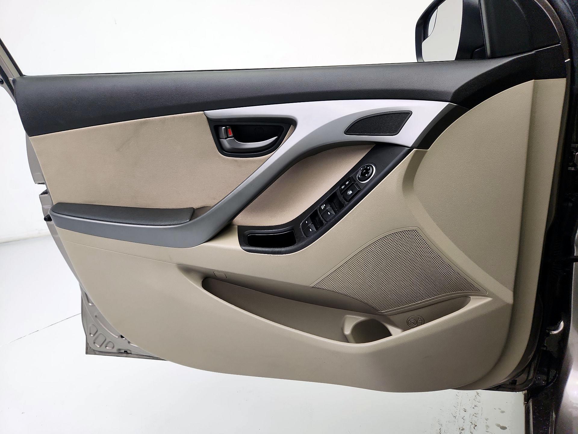Thumbnail: 2014 Hyundai Elantra - 12