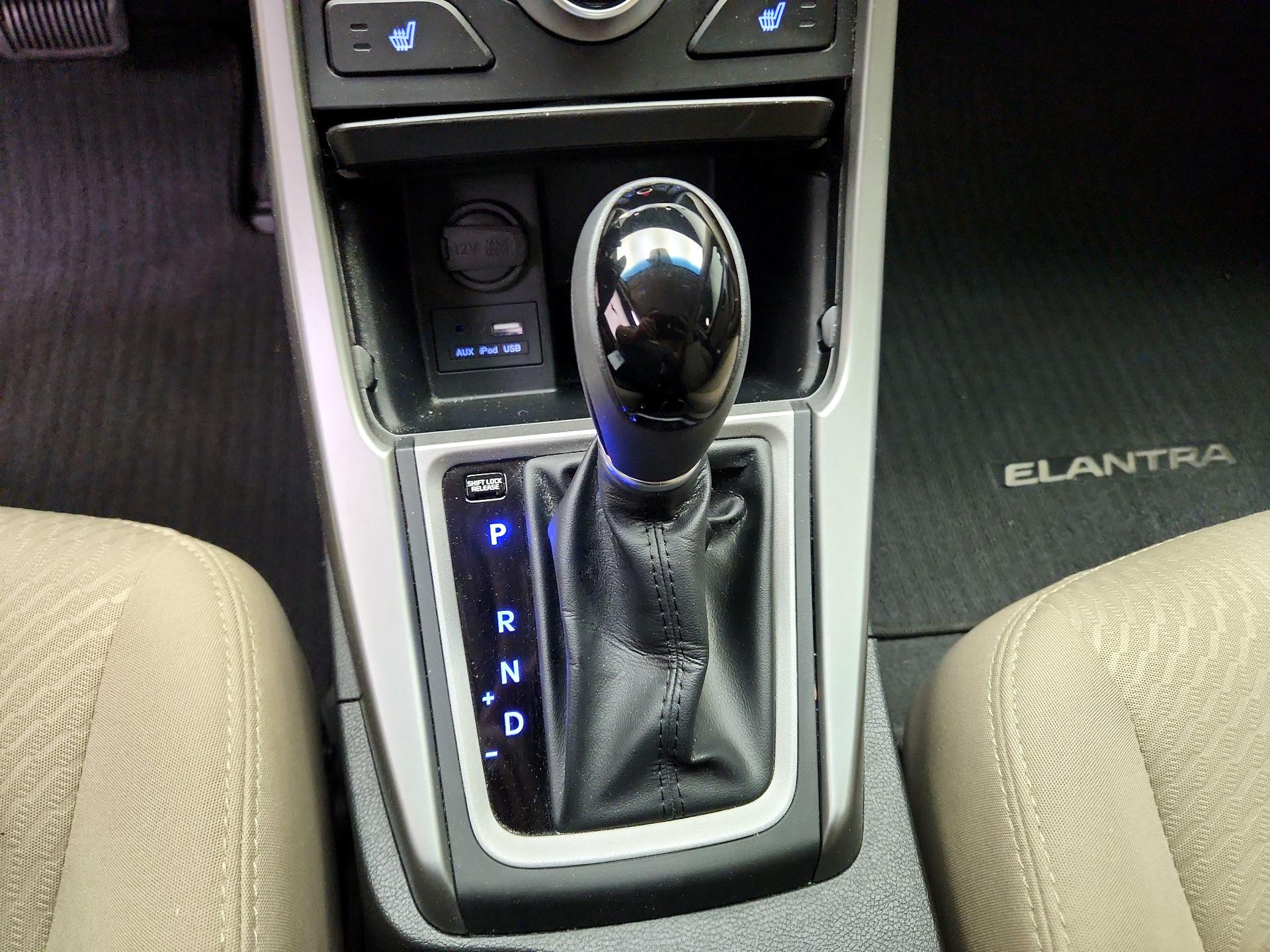 Thumbnail: 2014 Hyundai Elantra - 17