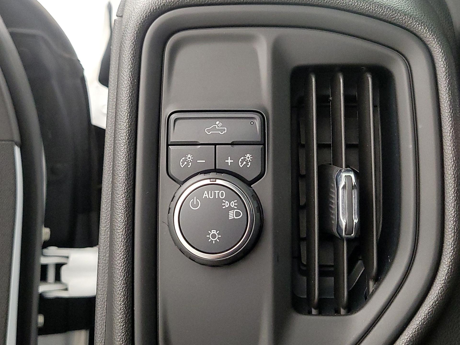 Thumbnail: 2023 Chevrolet Silverado 1500 - 13