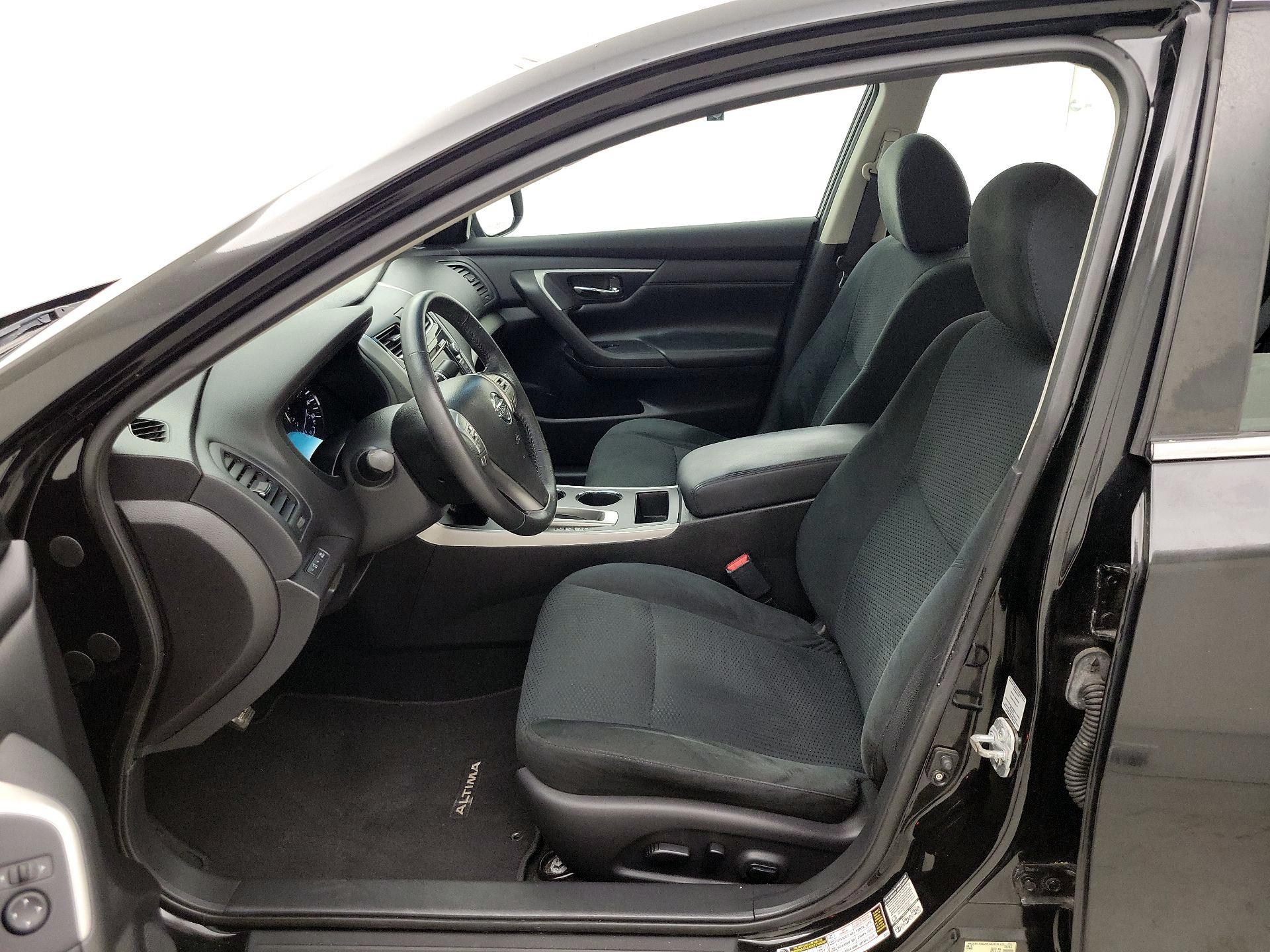 Thumbnail: 2015 Nissan Altima - 11