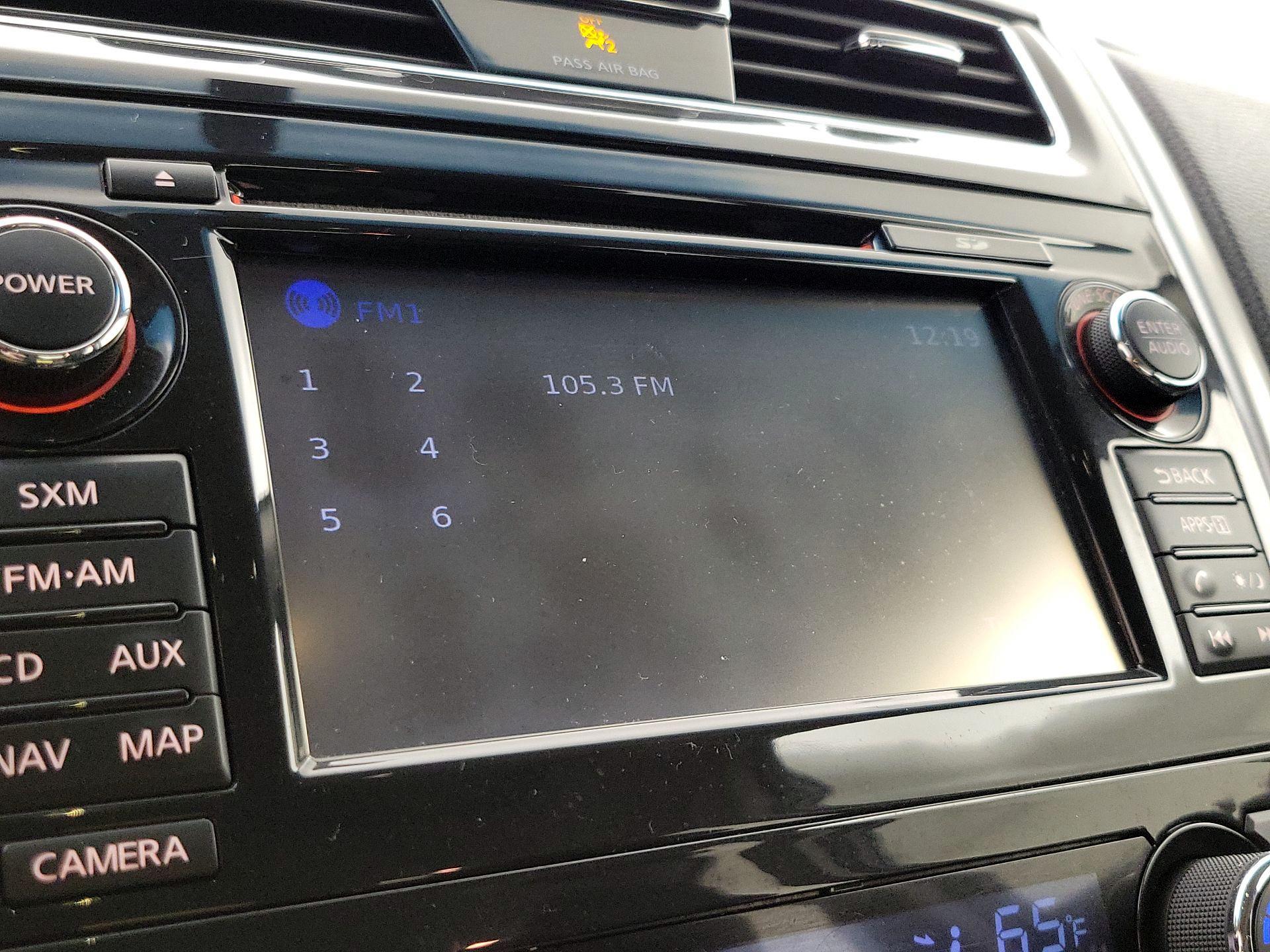 Thumbnail: 2015 Nissan Altima - 16