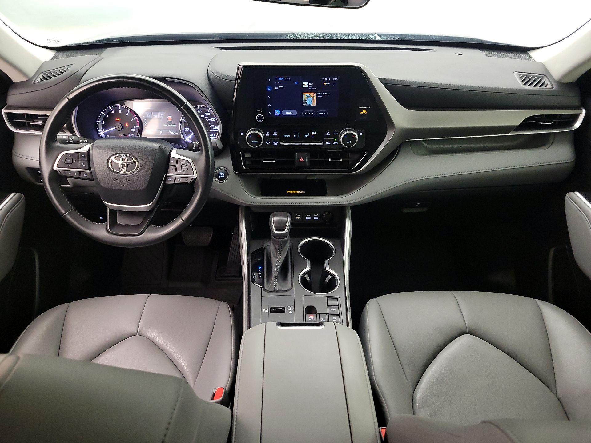 Thumbnail: 2023 Toyota Highlander - 9
