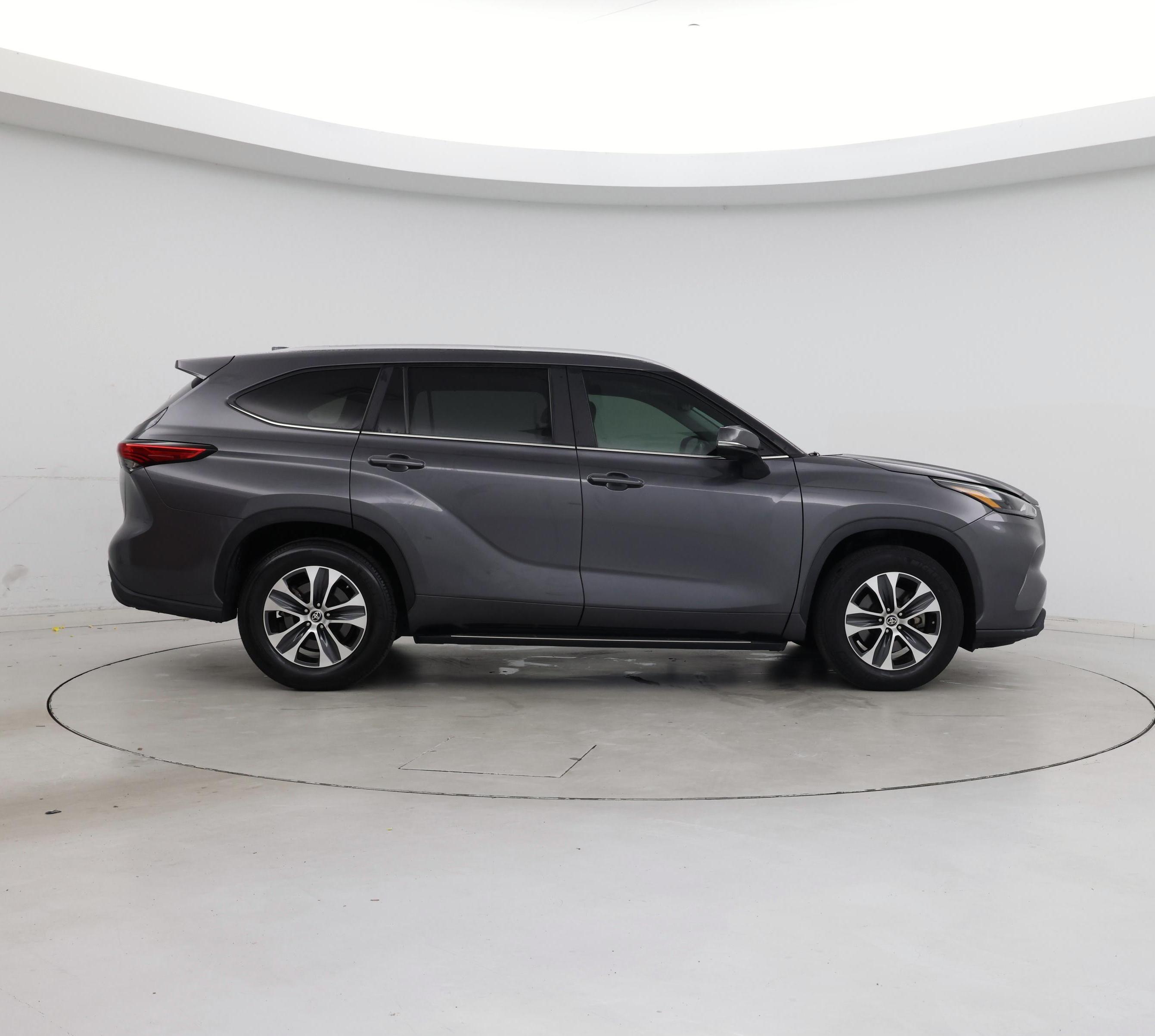 Thumbnail: 2023 Toyota Highlander - 7