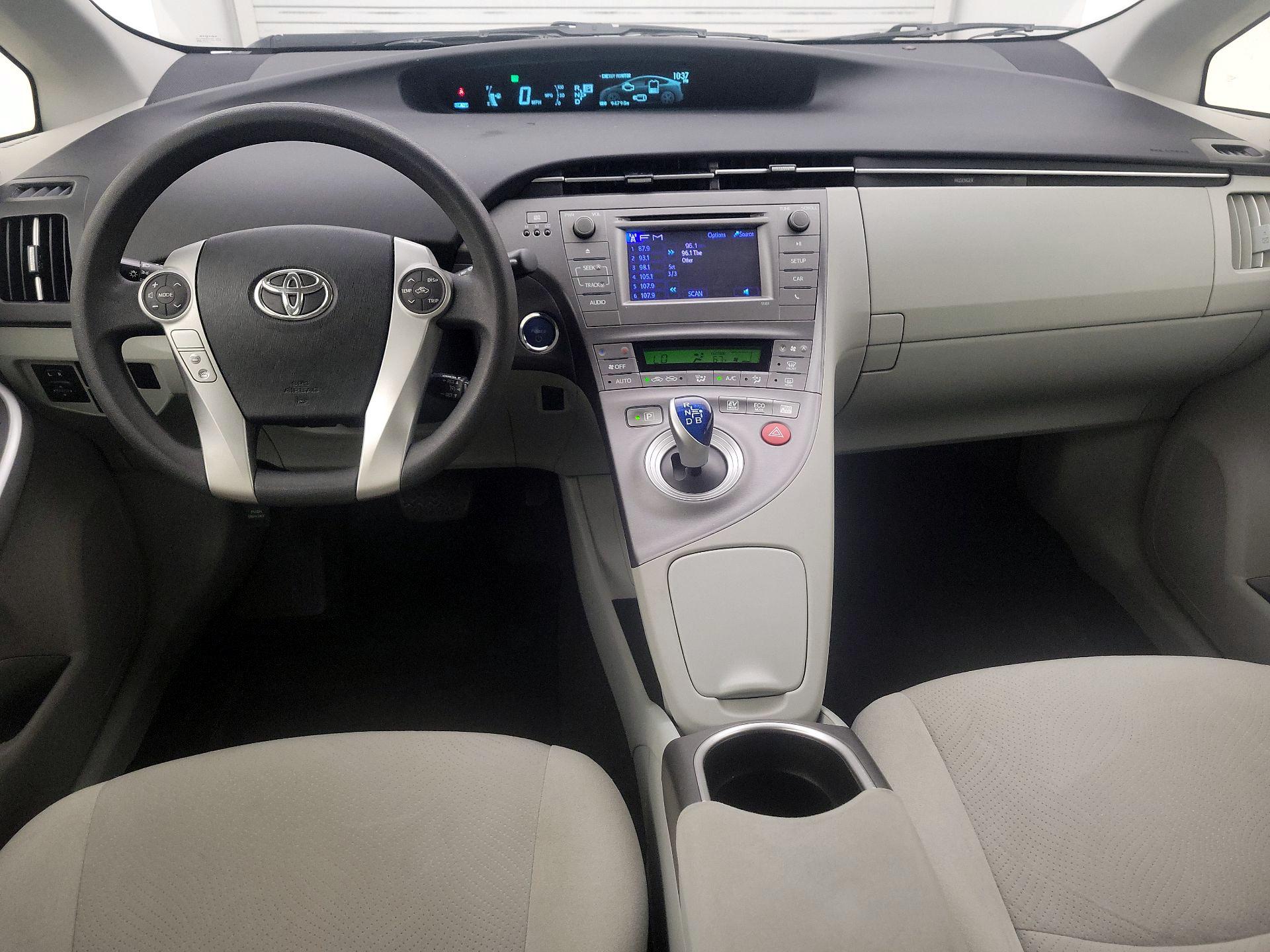 Thumbnail: 2015 Toyota Prius - 9
