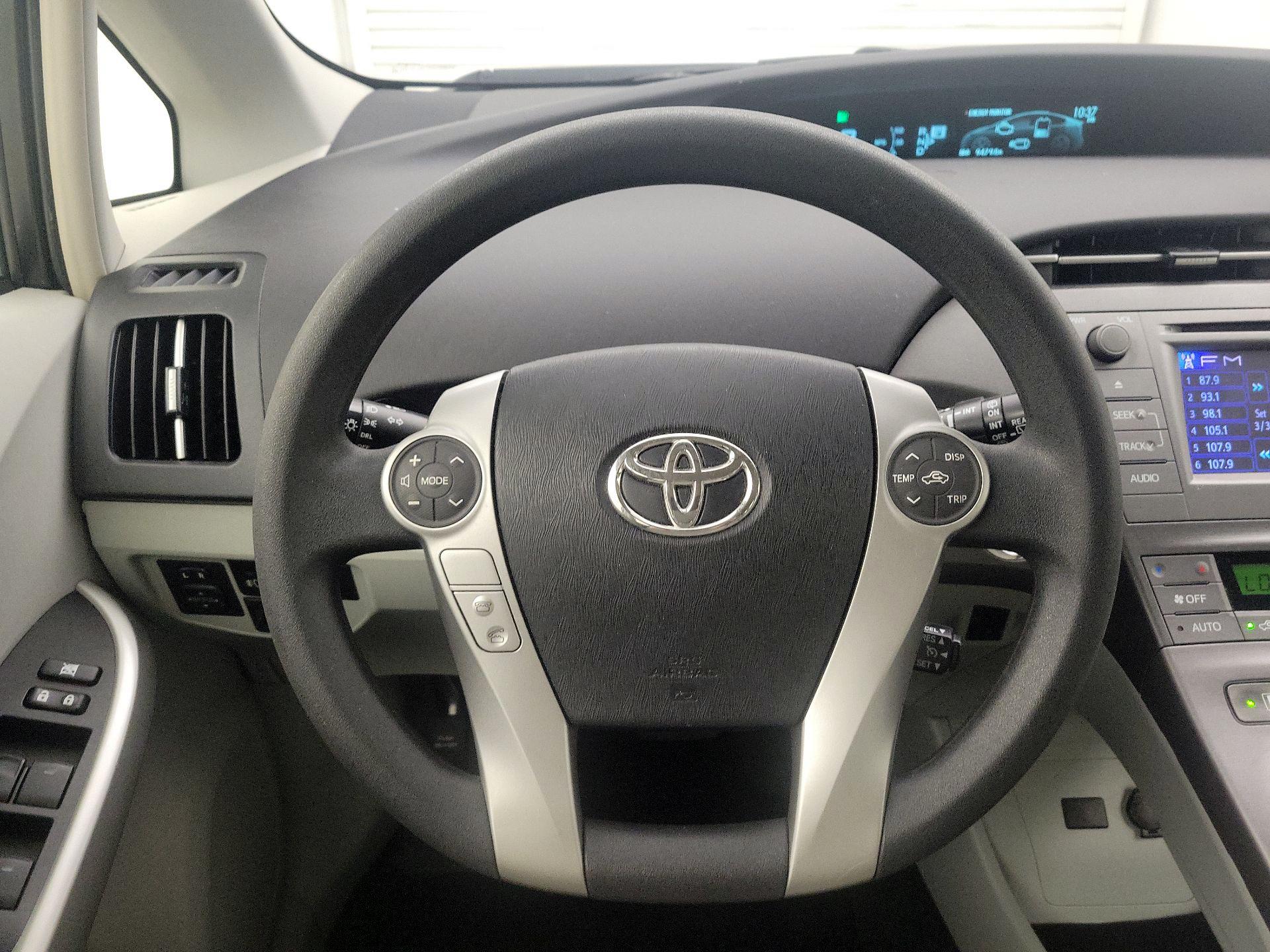 Thumbnail: 2015 Toyota Prius - 10