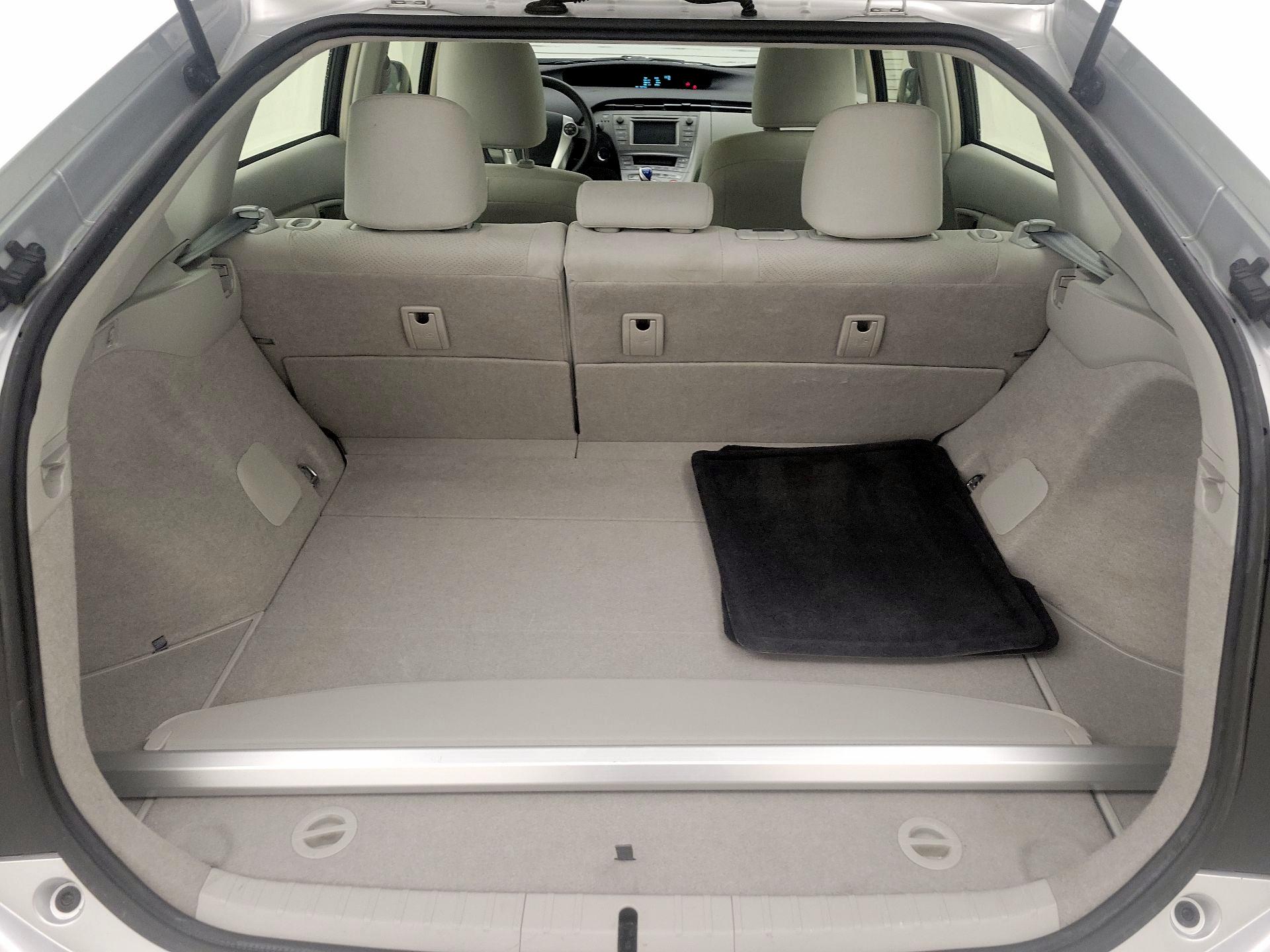 Thumbnail: 2015 Toyota Prius - 20