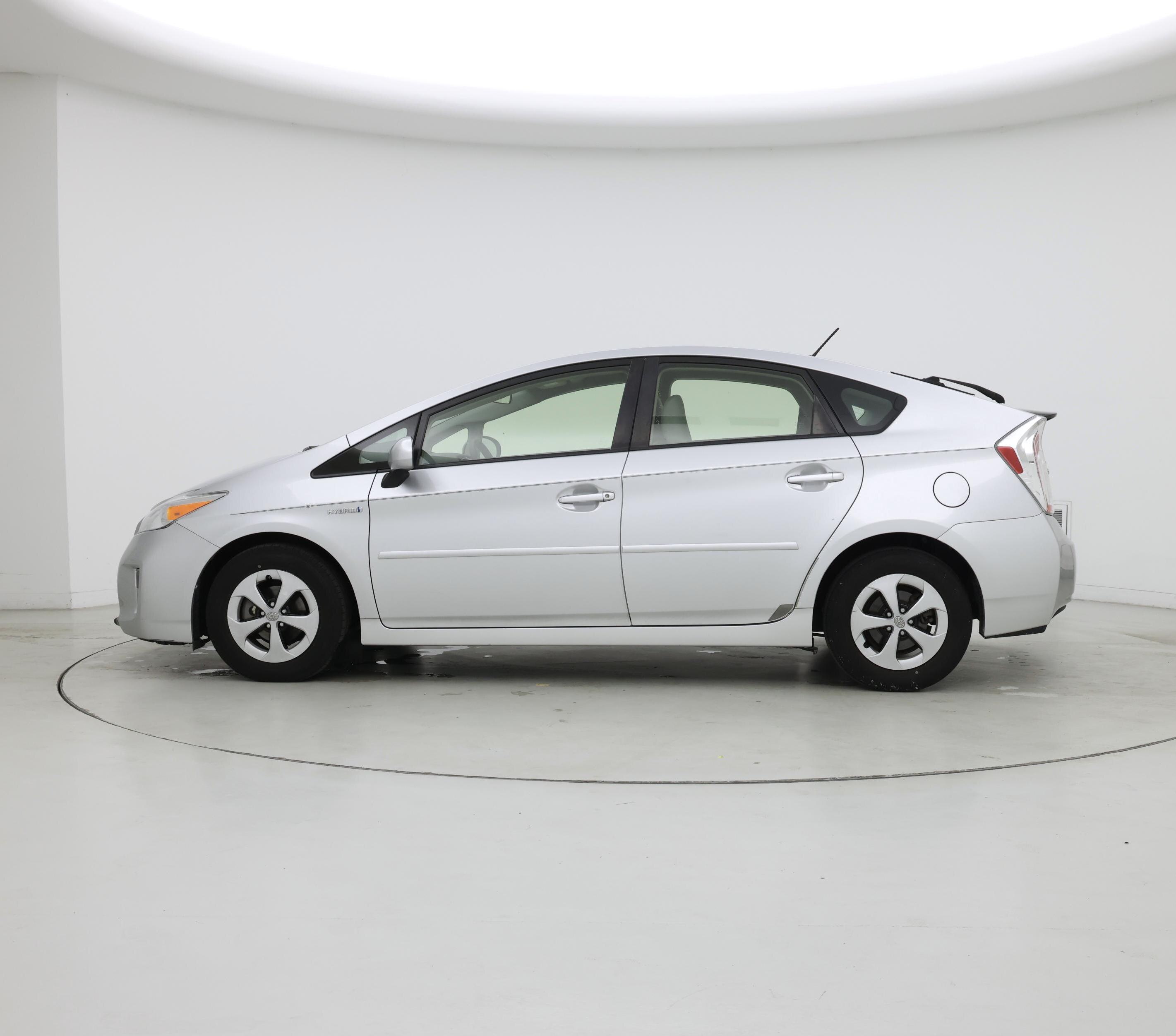 Thumbnail: 2015 Toyota Prius - 3