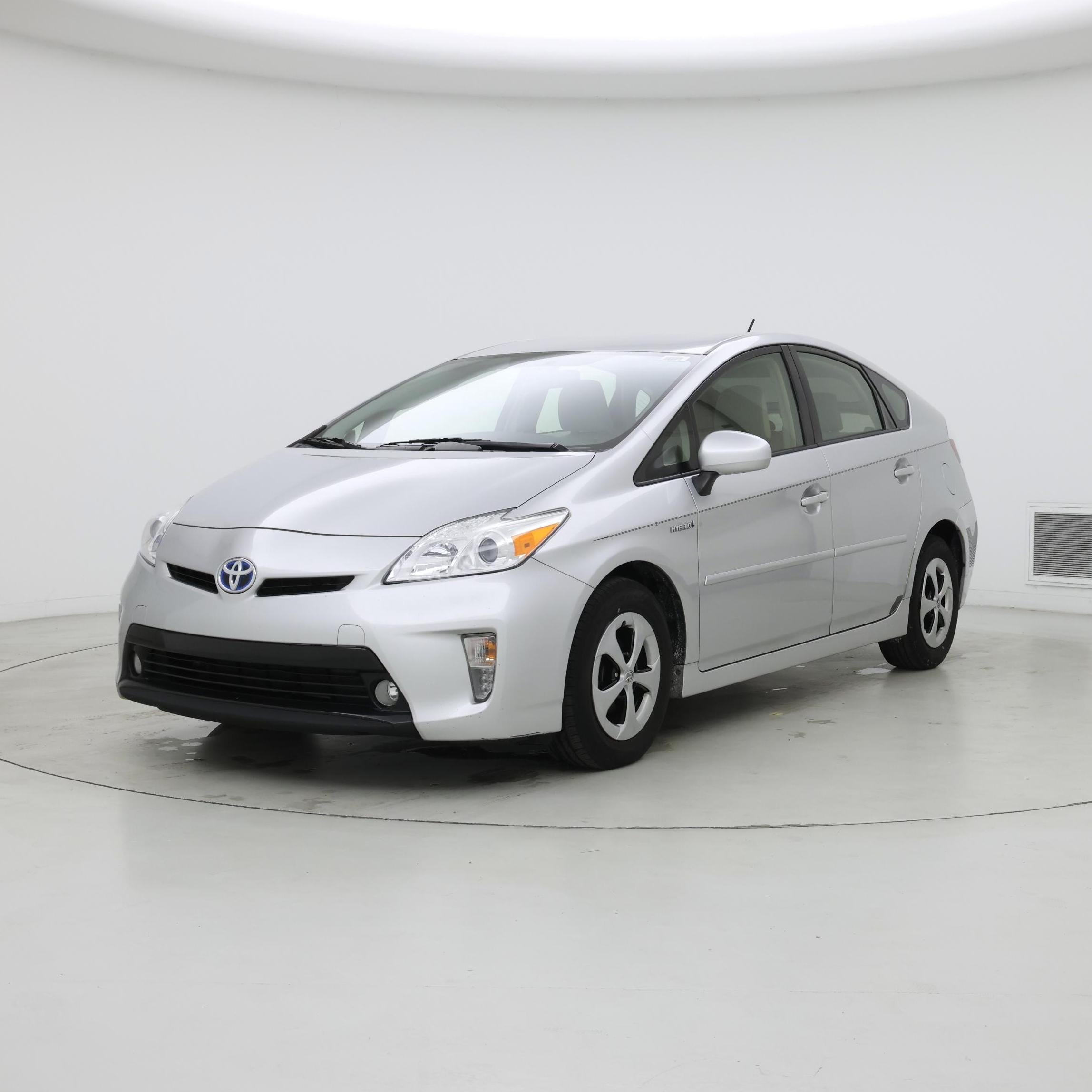 Thumbnail: 2015 Toyota Prius - 4