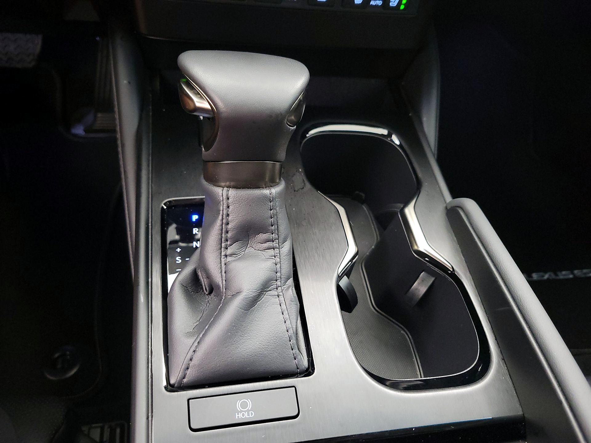 Thumbnail: 2025 Lexus ES - 17