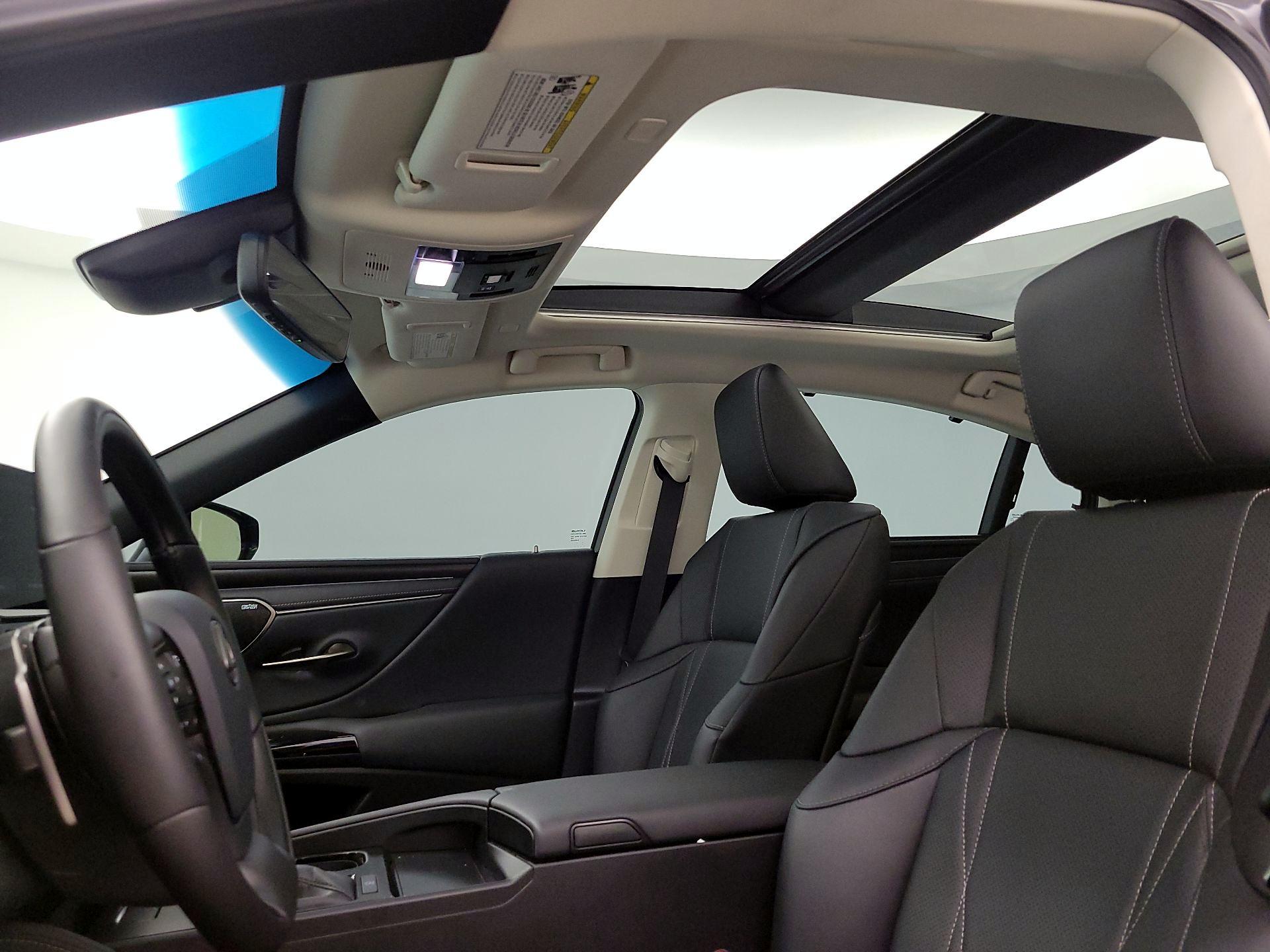 Thumbnail: 2025 Lexus ES - 19