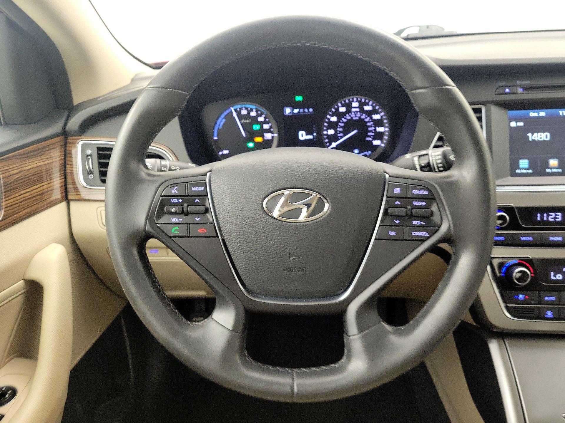Thumbnail: 2017 Hyundai Sonata - 10